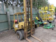 TOYOTA TWIN WHEELED 2 TONNE GAS FORKLIFT TRUCK.