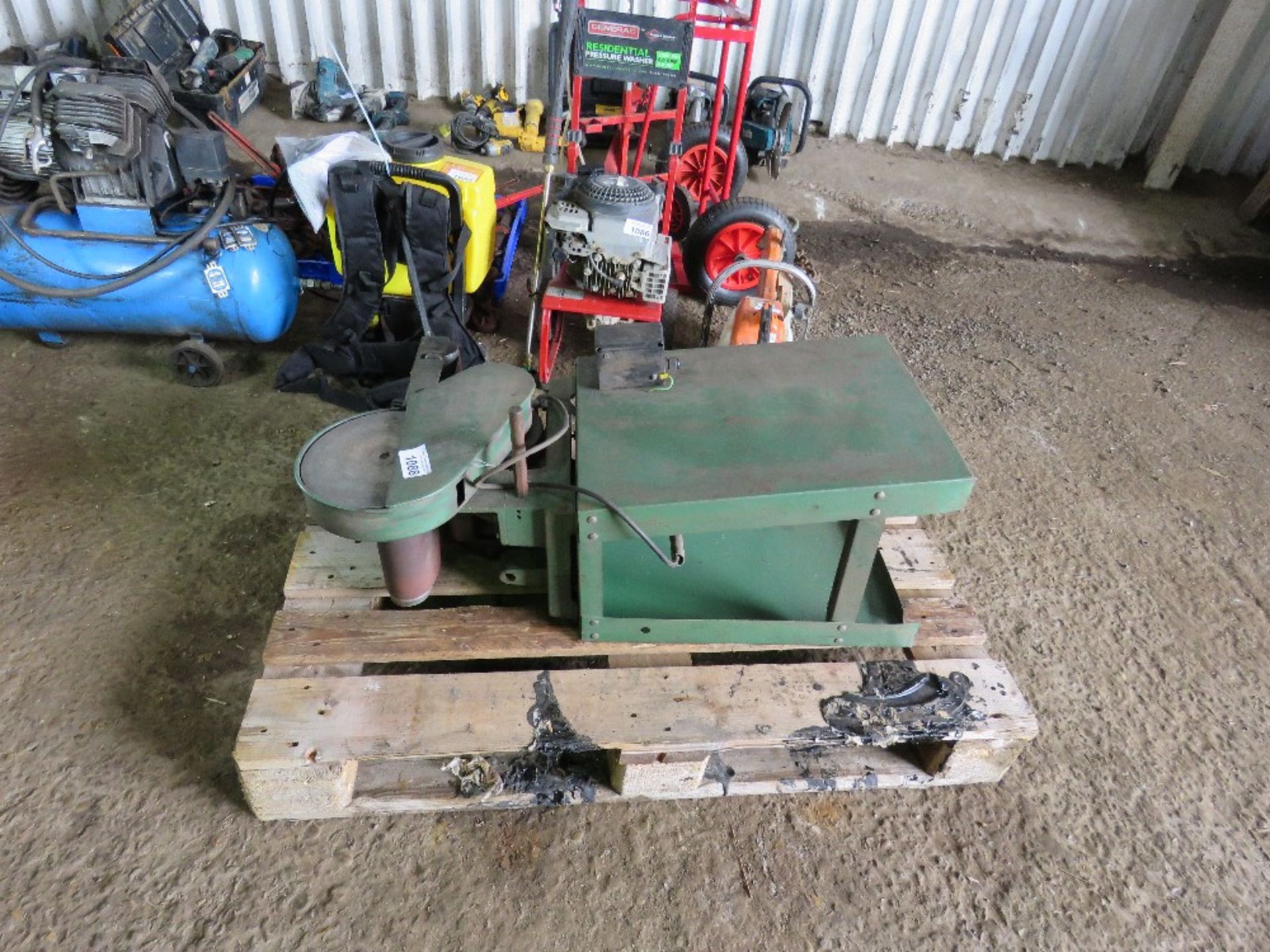 SMALL SIZED LINISHER/SANDER UNIT ON STAND.