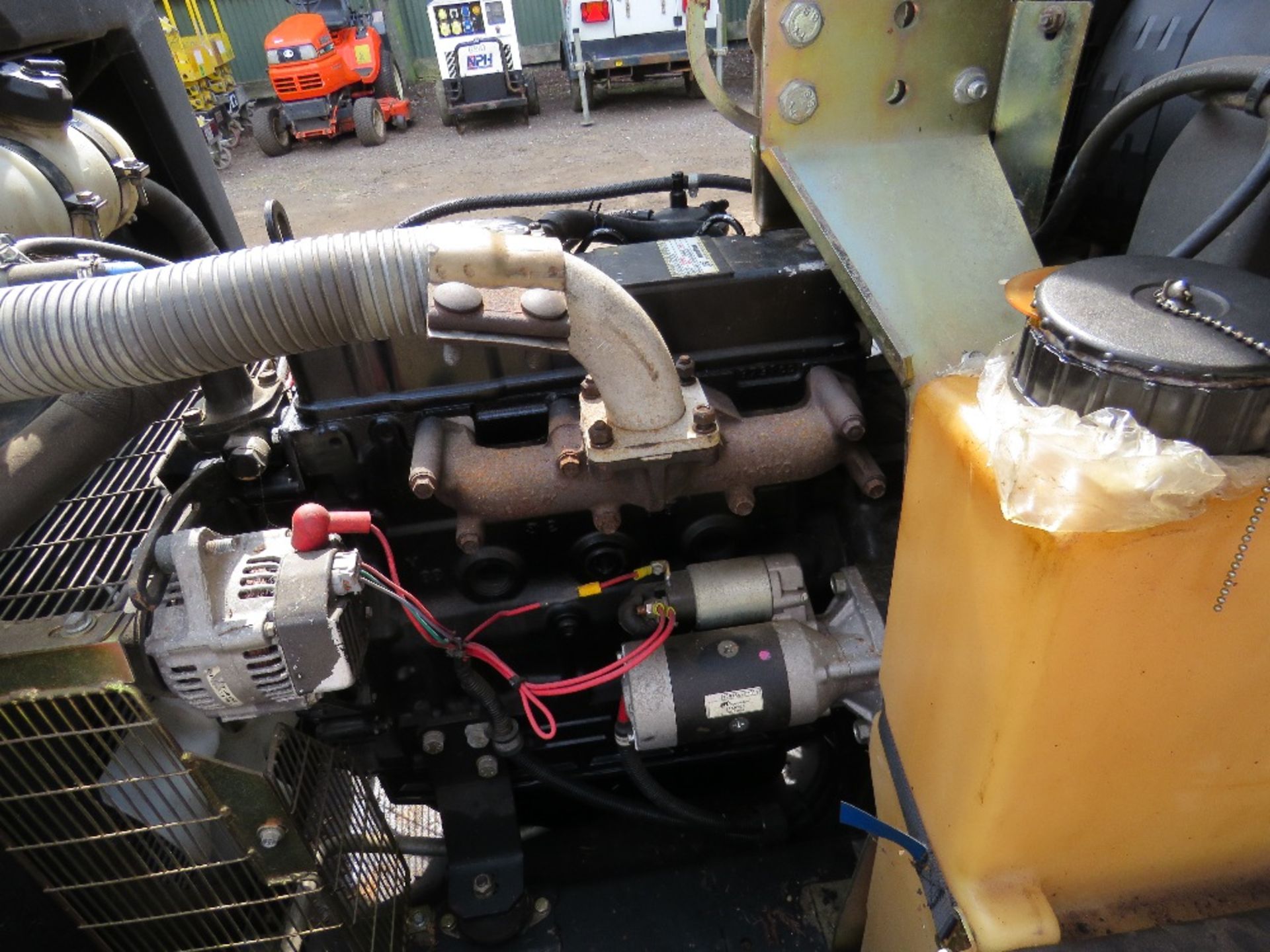 DOOSAN 741 TOWED COMPRESSOR, YEAR 2010. 1341 REC HOURS. SN:UN5741FXXAY426750. FROM LIMITED TESTING W - Image 7 of 8