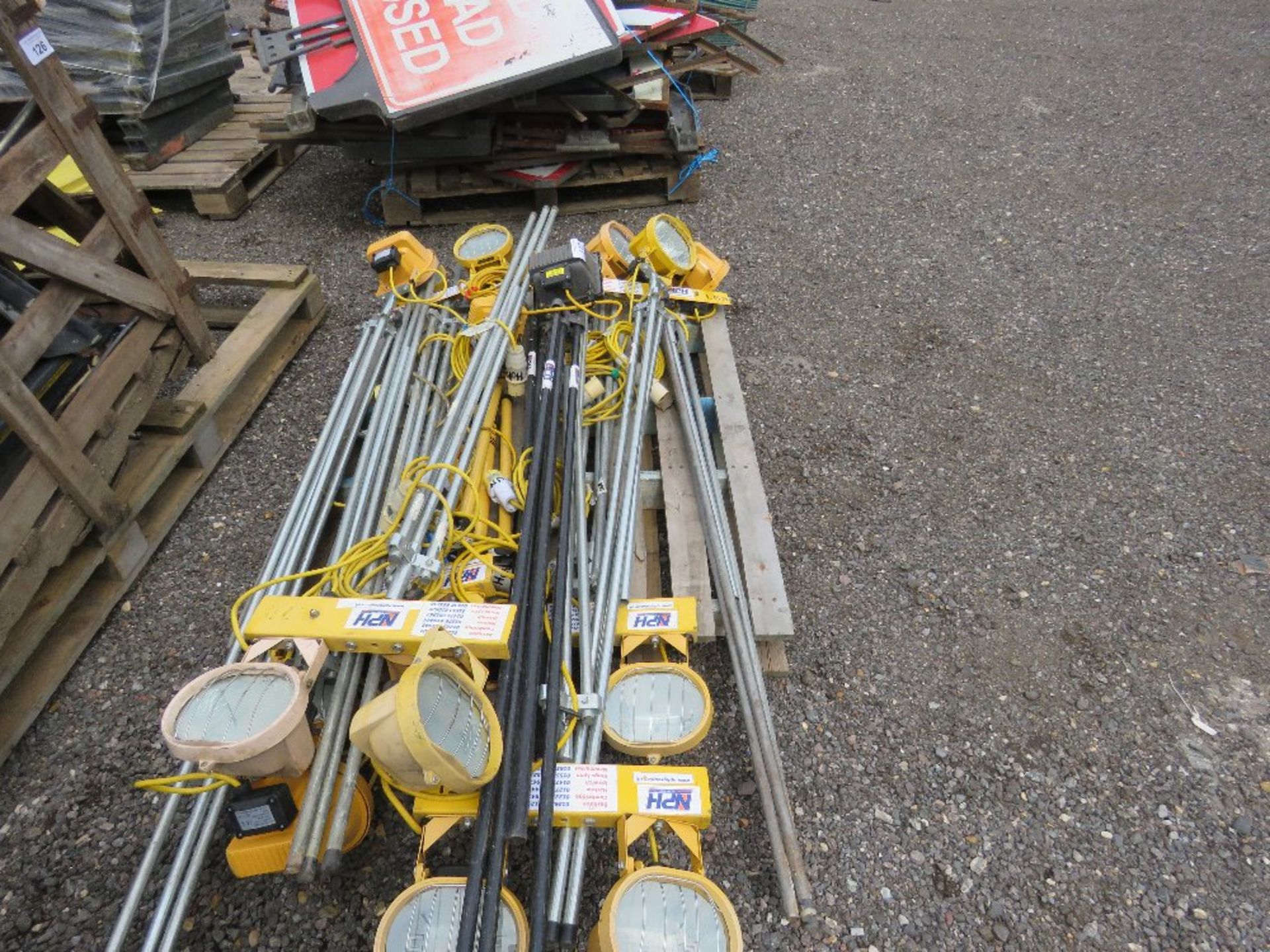 PALLET OF TRIPOD WORKLIGHTS, 110VOLT. - Image 3 of 3