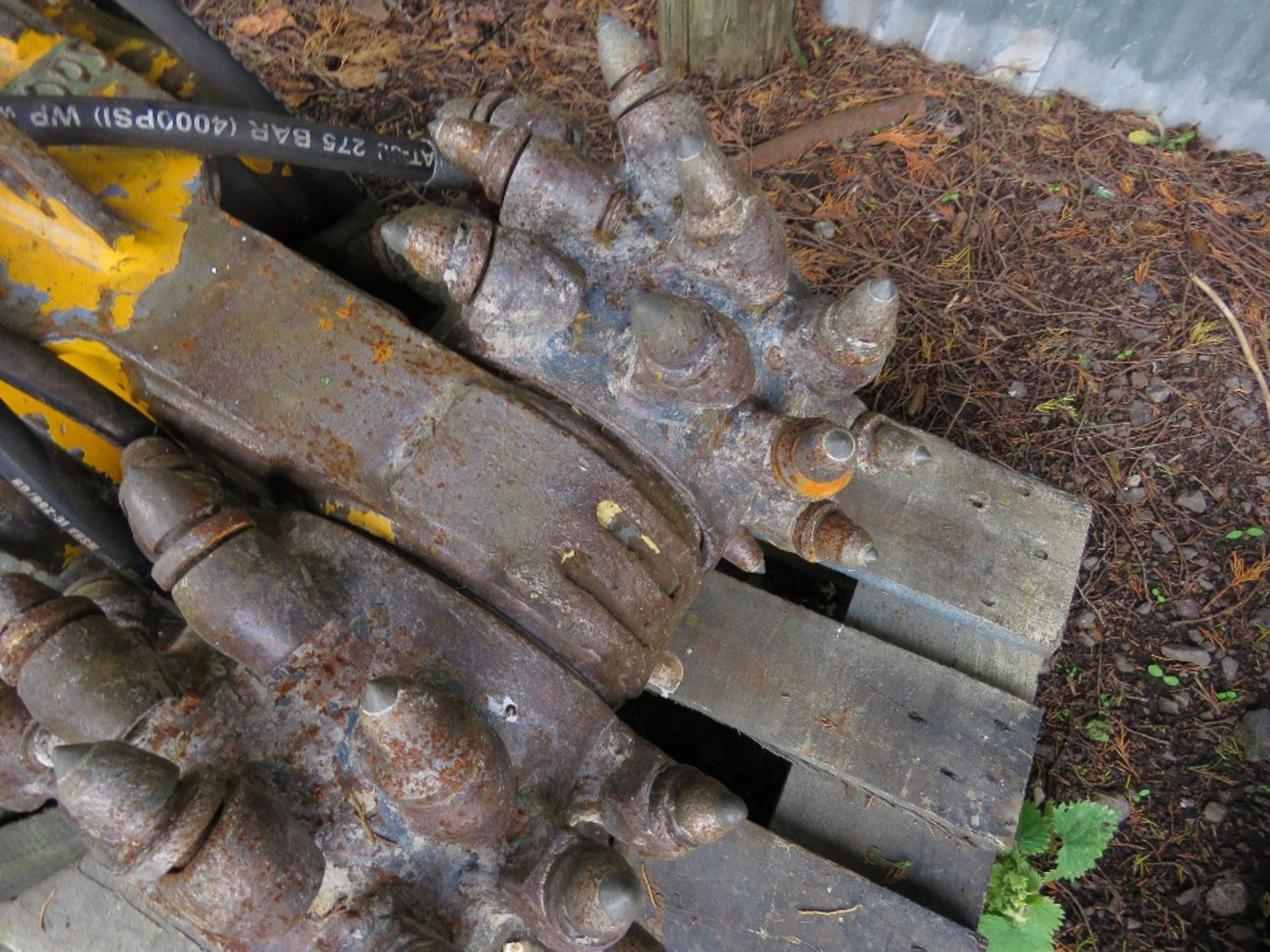 ROCK WHEEL D10 BG5 TWIN HEAD ROCK GRINDING HEAD/PLANER FOR EXCAVATOR. ON 45MM PINS. WORKING WHEN R - Image 3 of 5