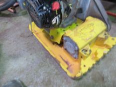 NEUSON PETROL ENGINED COMPACTION PLATE. RECOIL NEEDS ATTENTION, SOLD AS UNTESTED.