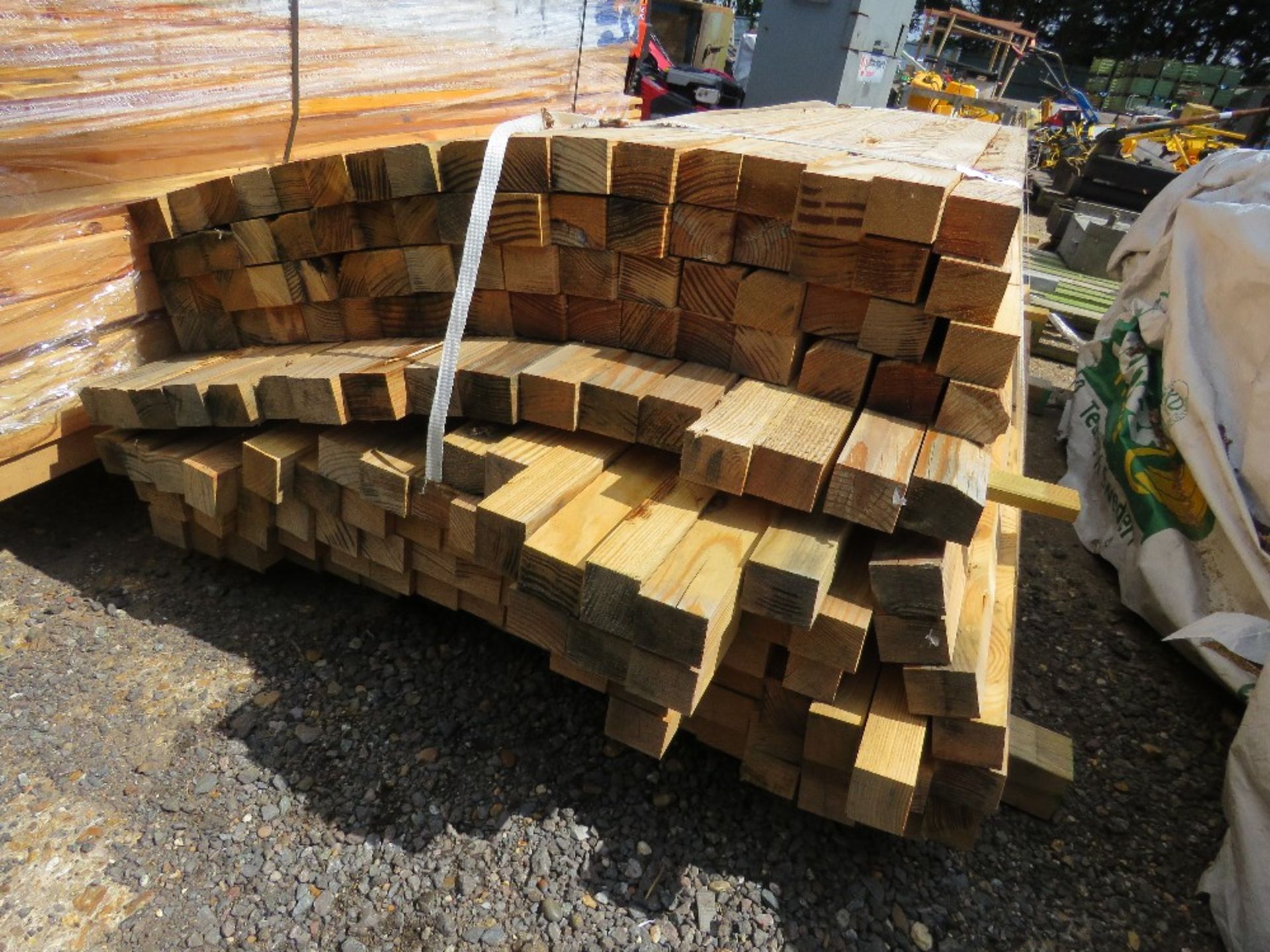 SMALL PACK OF 55MM X 40MM UNTREATED TIMBER @1.5-1.8M LENGTH APPROX. - Image 2 of 2