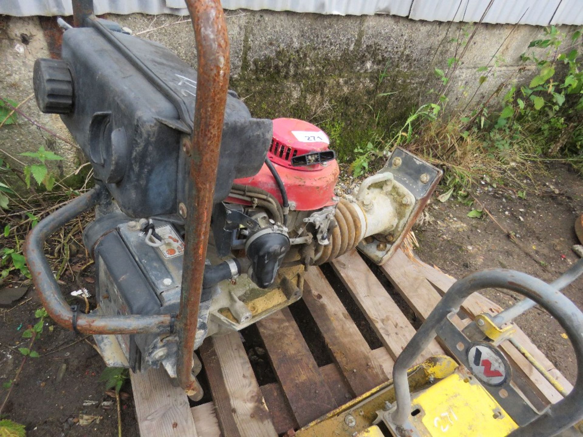 BOMAG TRENCH COMPACTOR PLUS COMPACTION PLATE BASE. SOURCED FROM MAJOR ROAD CONTRACTOR. - Image 2 of 4