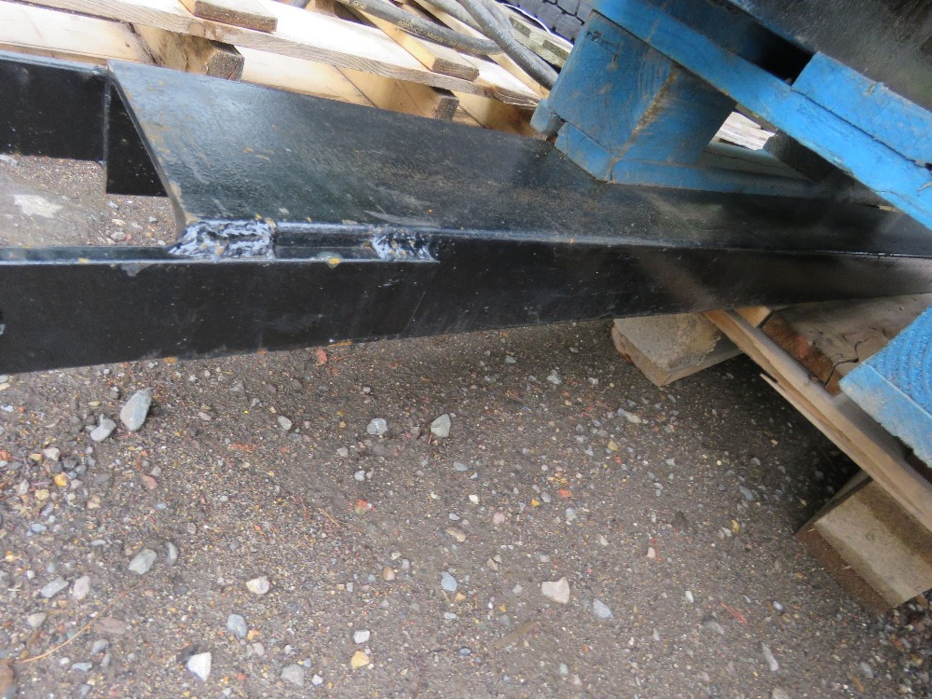 PAIR OF 6FT LENGTH FORKLIFT EXTENSION TINES/SLEEVES, 6" WIDTH, WITH LOCKING PINS. - Image 3 of 3