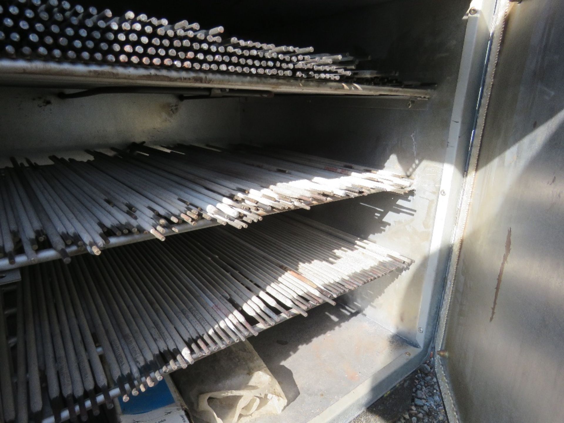 WELDING ROD OVEN. SOURCED FROM WORKSHOP CLOSURE/LIQUIDATION. - Image 2 of 4