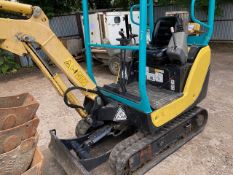 YANMAR SV16 MINI EXCAVATOR, YEAR 2015 WITH SET OF BUCKETS.