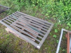 HEAVY DUTY METAL GRILLE/GATE, 1M X 2M APPROX.