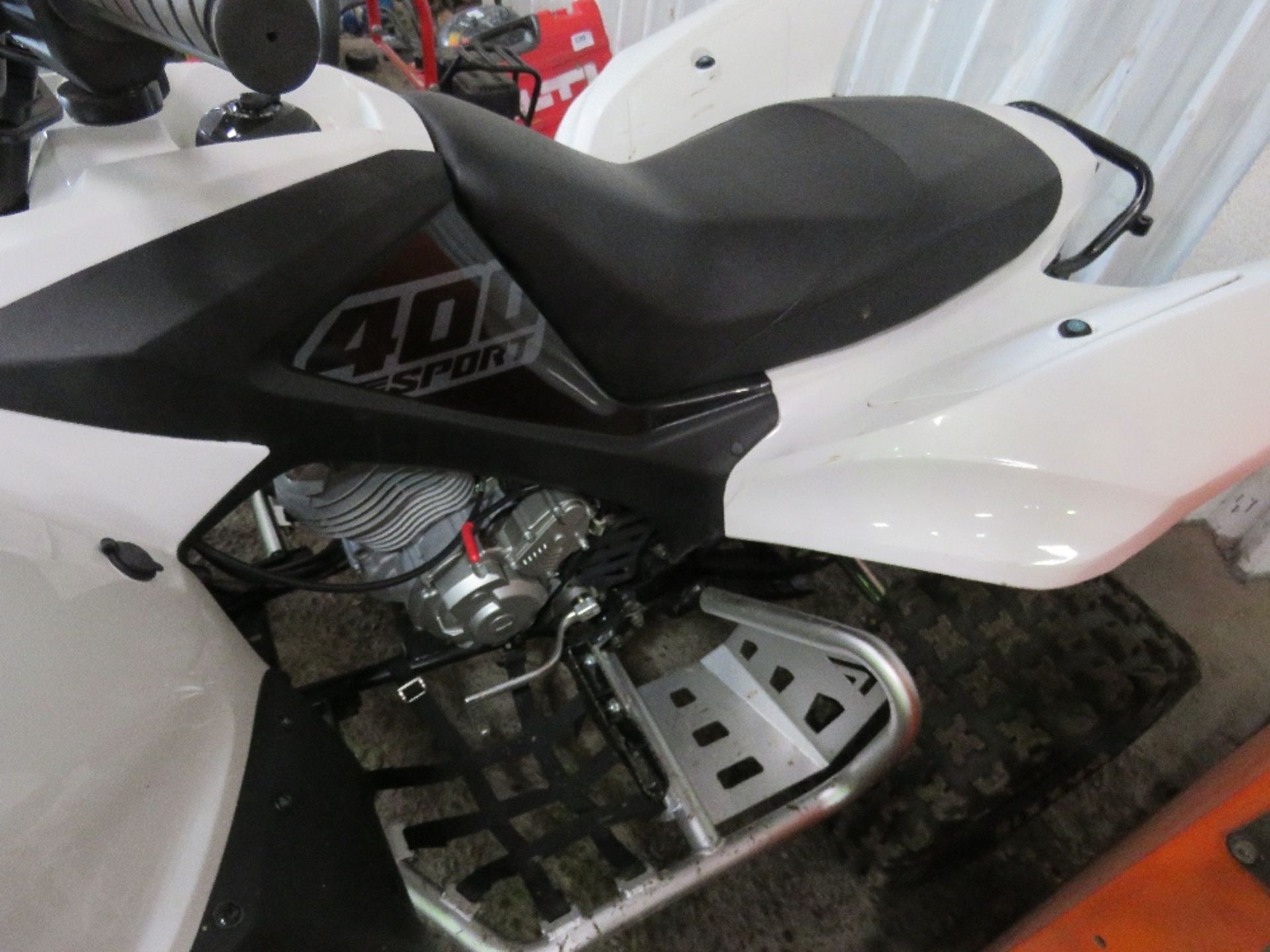 AEON 400 SPORT/ QUADZILLA RACING QUAD BIKE. 1MILE FROM NEW, UNWANTED GIFT. - Image 3 of 7