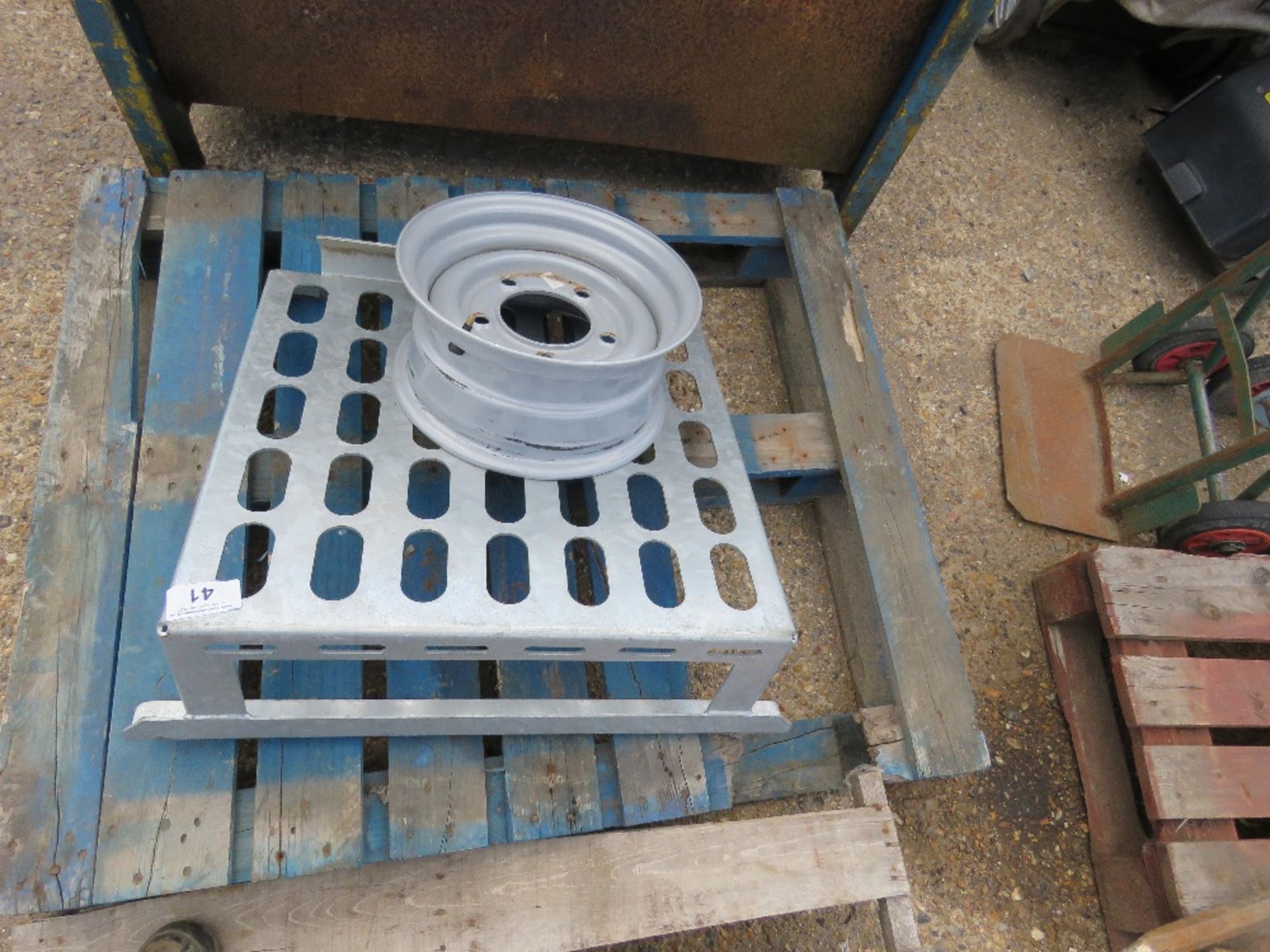 BUCKET RACK AND TRAILER RIM FOR 2TONNE IFOR WILLIAMS TYPE TRAILER. RIM TYPE WT088. - Image 2 of 2