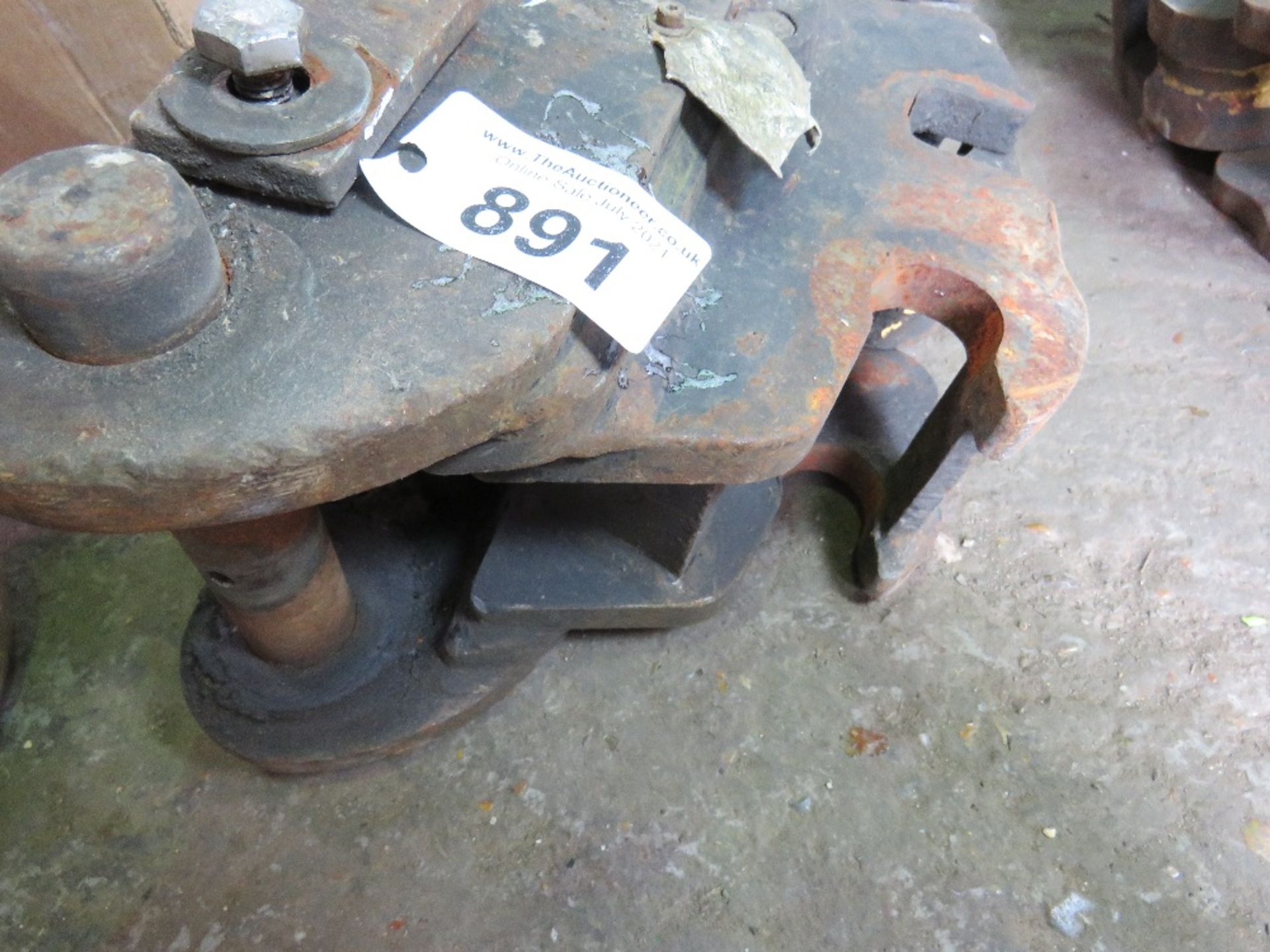 MANUAL EXCAVATOR QUICK HITCH ON 30MM PINS, UNTESTED.