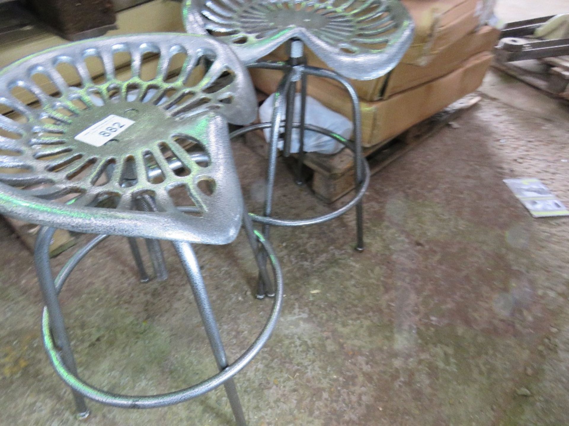 2 X METAL ADJUSTABLE IMPLEMENT SEATS / STOOLS. NO VAT ON HAMMER PRICE. - Image 3 of 3