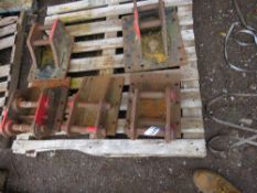 PALLET CONTAINING 5 X ASSORTED EXCAVATOR MOUNTING BRACKETS / HEADS. SOURCED FROM MAJOR UK ROADS CONT