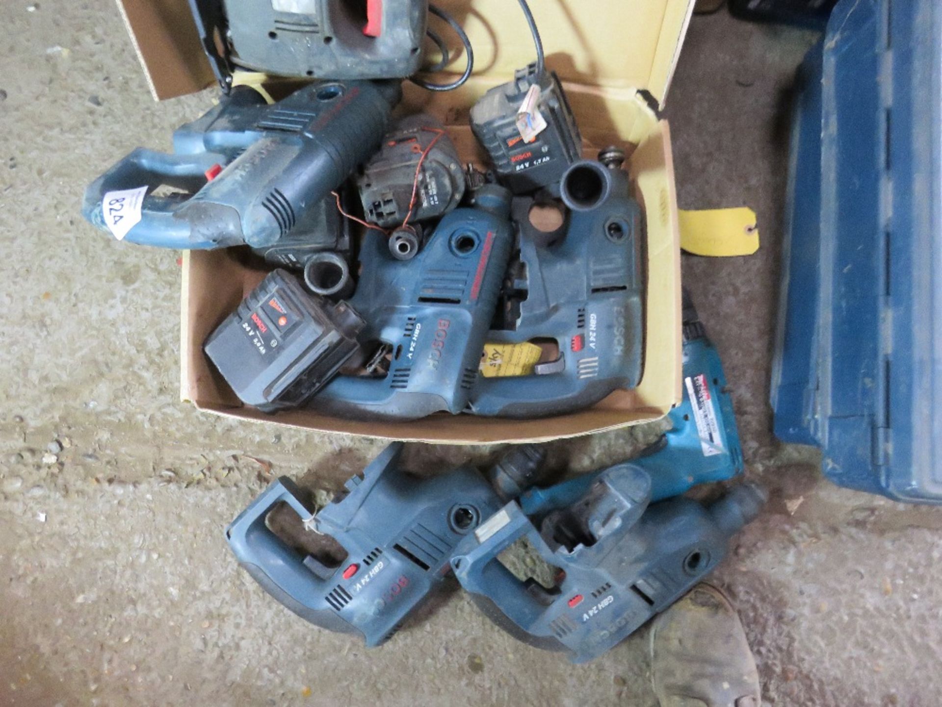 BOX OF ASSORTED POWER TOOLS. UNTESTED, CONDITION UNKNOWN. - Image 2 of 2