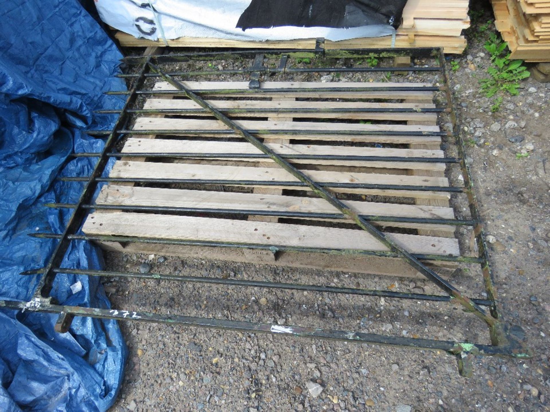 SPIKE TOP METAL GATE, 4FT WIDE X 5FT HEIGHT APPROX.