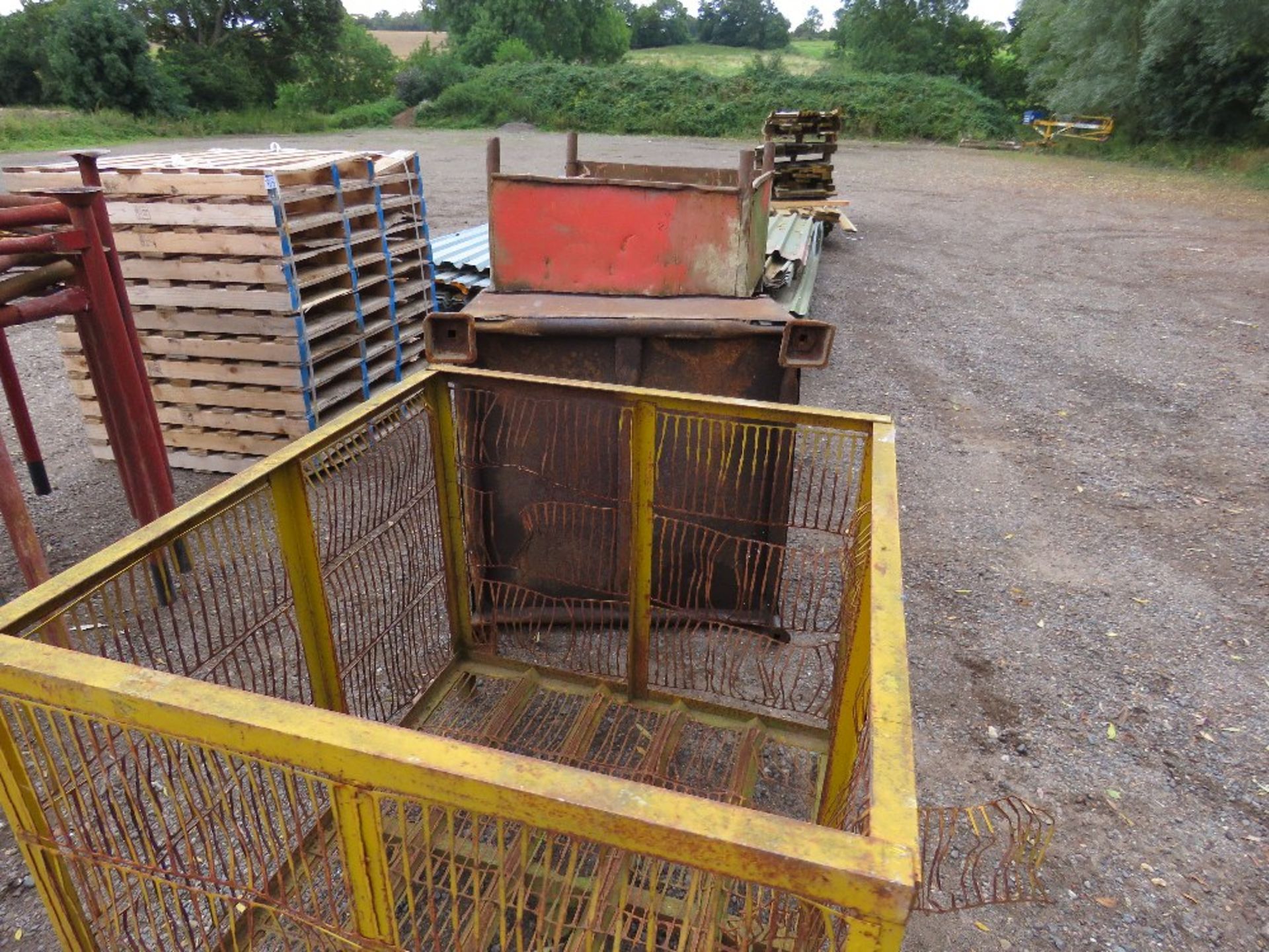 4 X METAL STILLAGES. NO VAT ON HAMMER PRICE. - Image 2 of 3