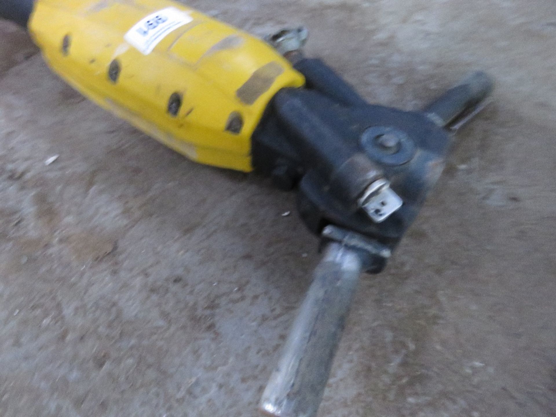 ATLAS COPCO ANTI VIBE AIR BREAKER, SURPLUS TO REQUIREMENTS, WORKING WHEN IT WAS PUT IN STORAGE. NO - Image 2 of 2