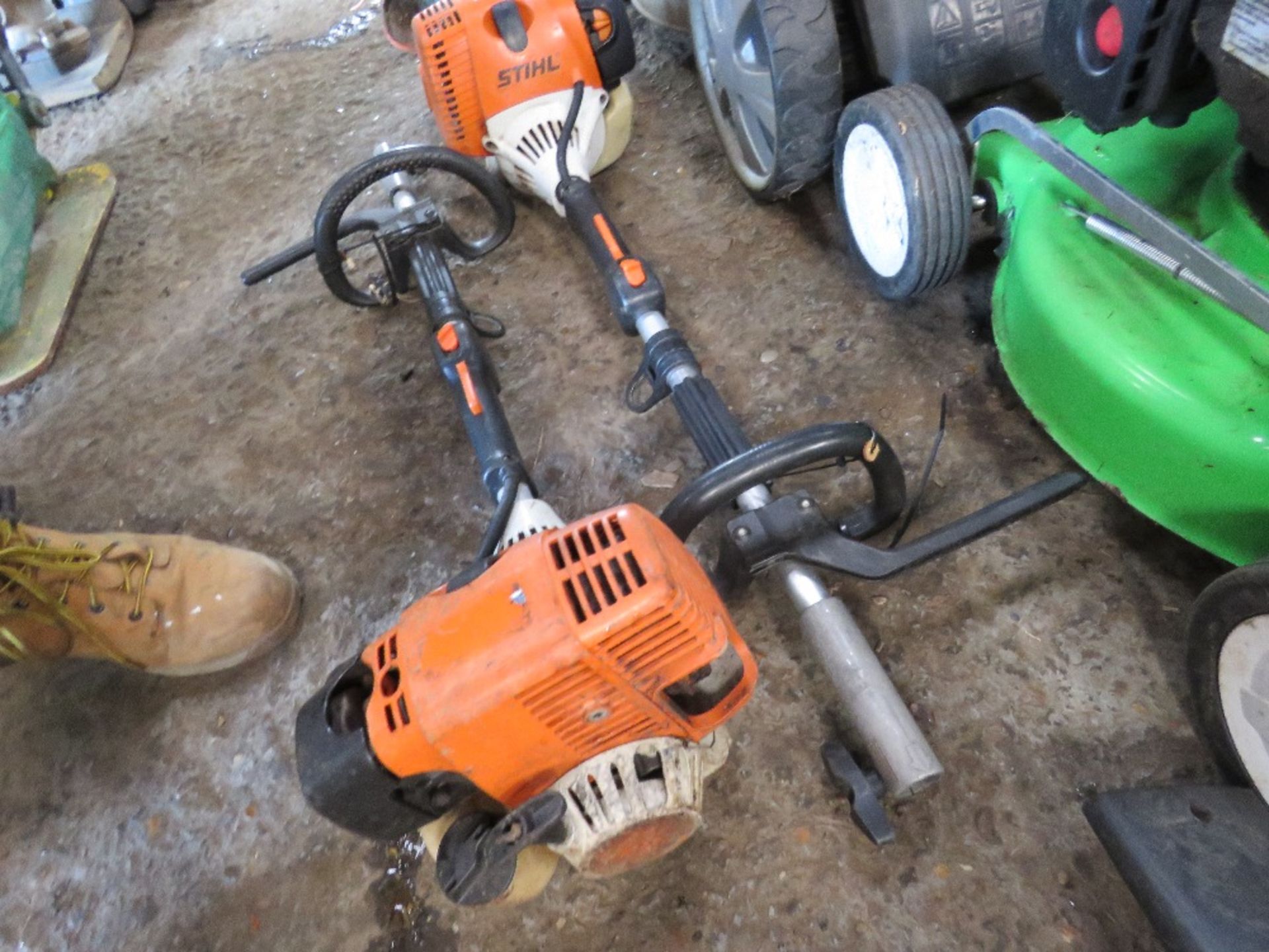 2 X STIHL MULTI TOOL POWER HEADS. UNTESTED, CONDITION UNKNOWN. NO VAT ON HAMMER PRICE. - Image 3 of 3