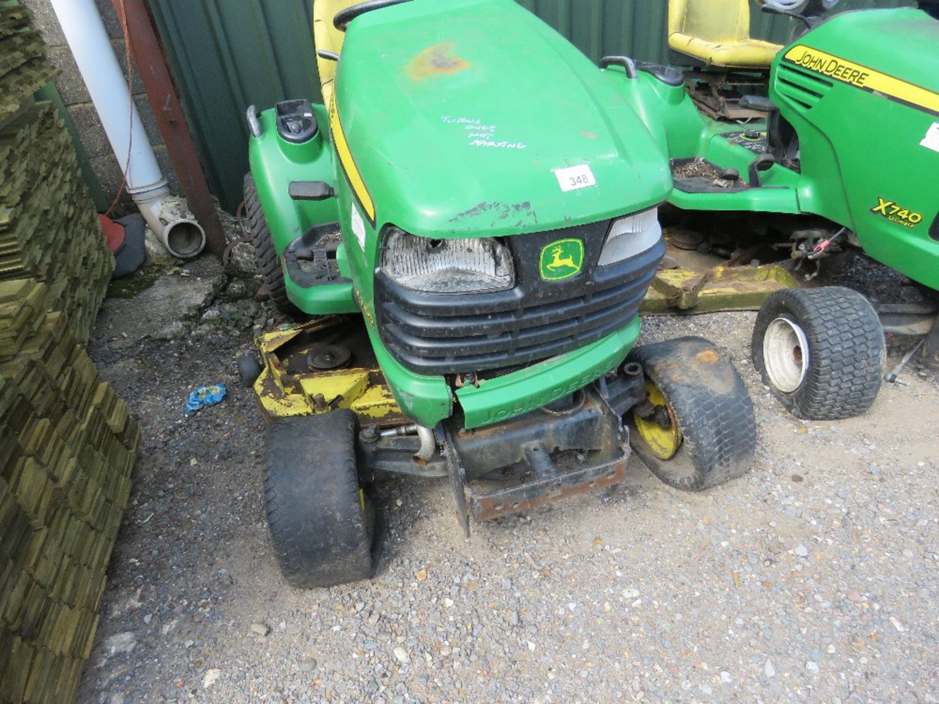 JOHN DEERE X740 PROFESSIONAL RIDE ON MOWER. YEAR 2008. WHEN TESTED WAS SEEN TO TURN OVER BUT NOT STA - Image 2 of 11