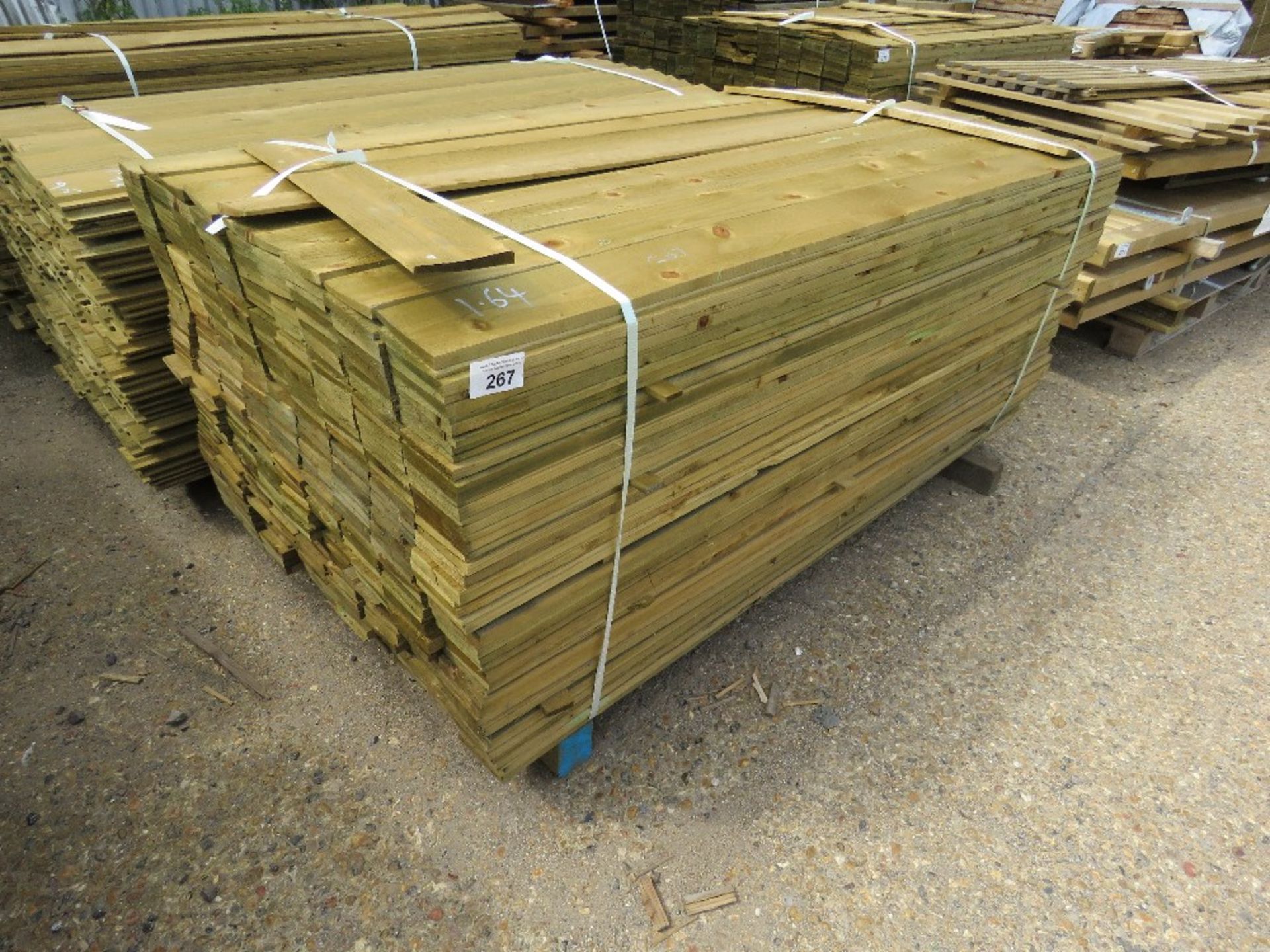 LARGE PACK OF FEATHER EDGE FENCE CLADDING TIMBER BOARDS, 1.64M LENGTH X 10CM WIDTH APPROX.