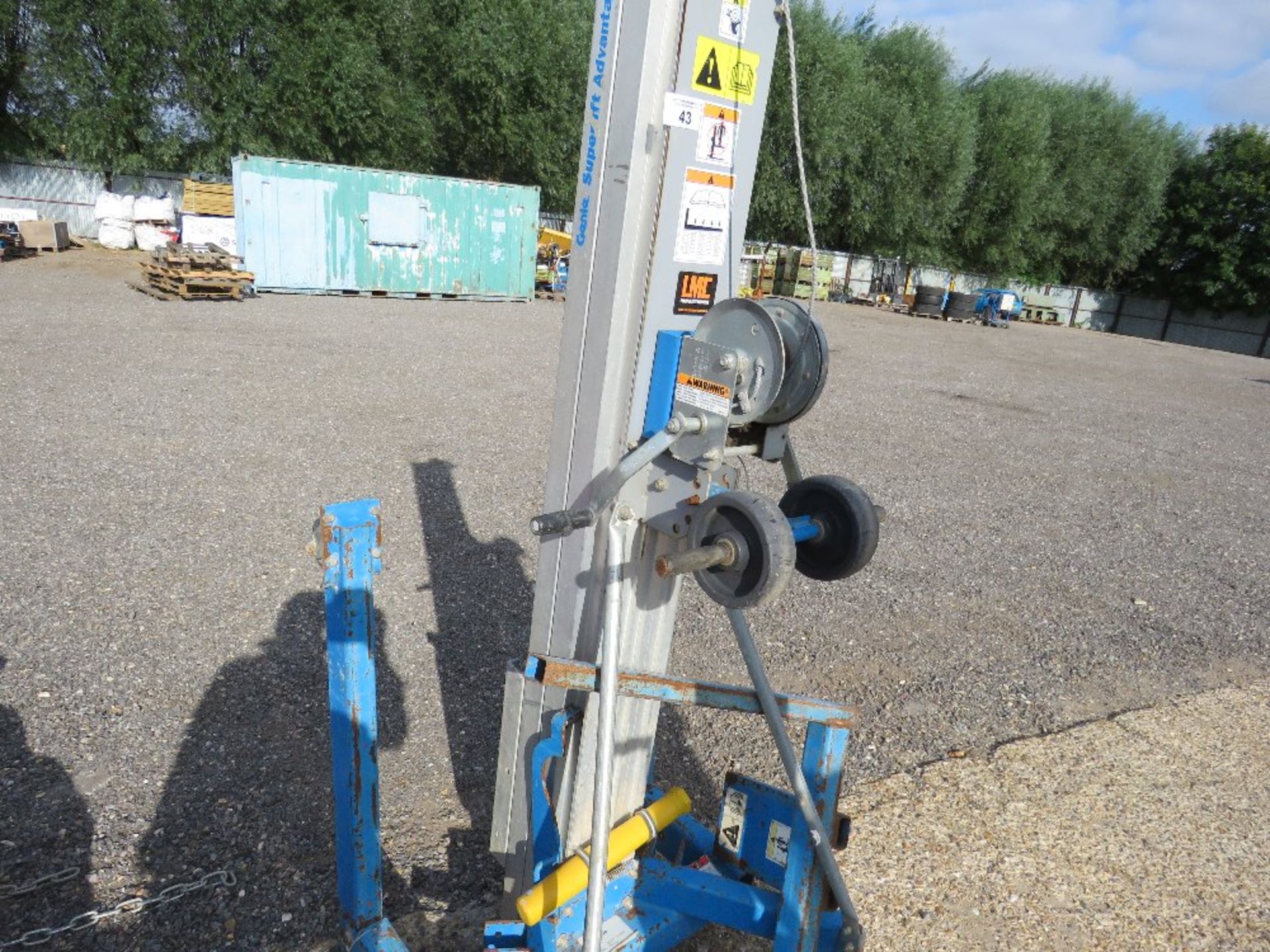 GENIE SLA10 MATERIAL HOIST UNIT WITH FORKS. YEAR 2015 BUILD. DIRECT FROM LOCAL COMPANY AS PART OF TH