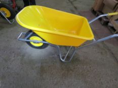 HEAVY DUTY BUILDER'S WHEELBARROW, LIGHTWEIGHT, UNUSED.