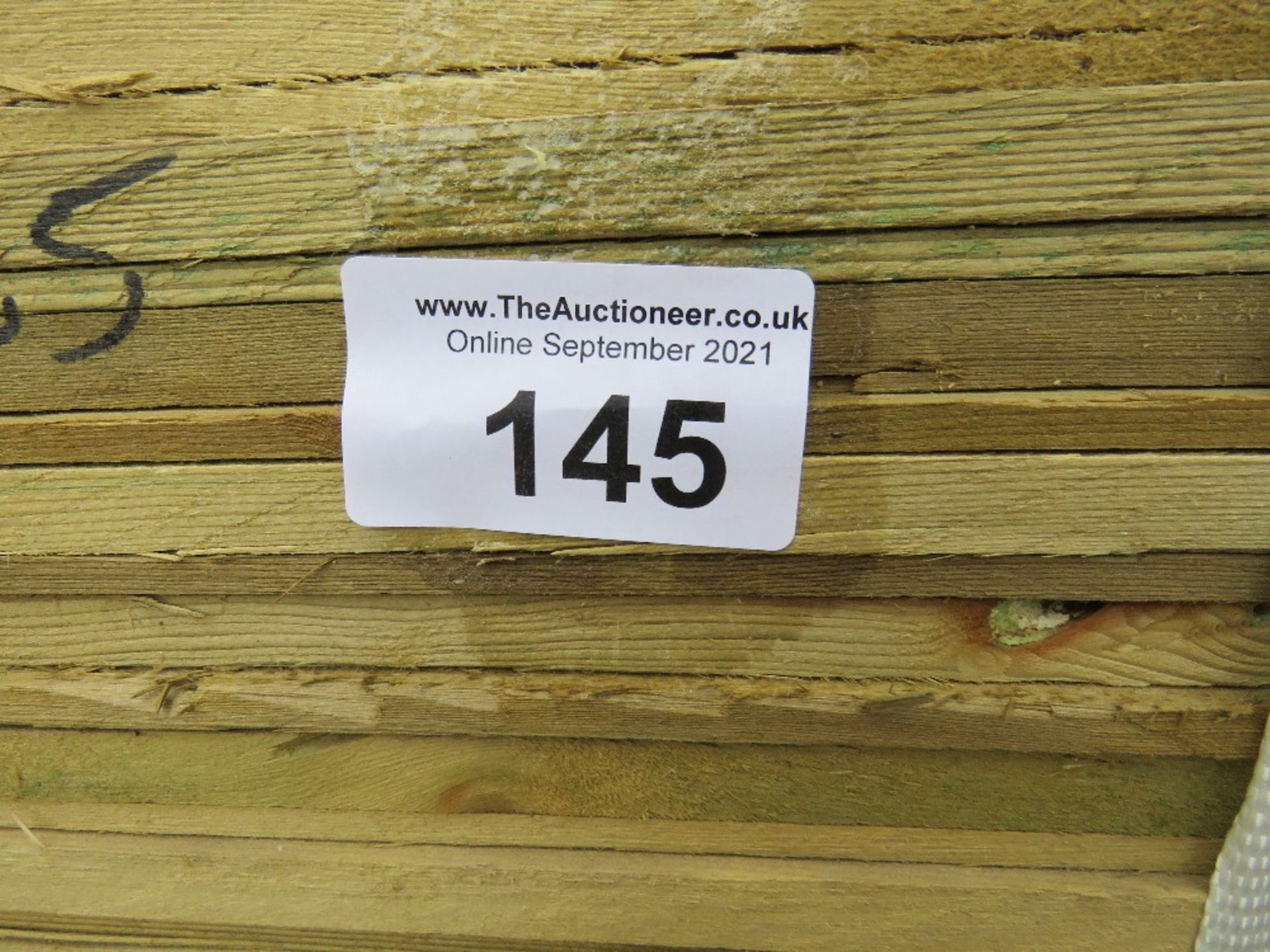 LARGE PACK OF PRESSURE TREATED FEATHER EDGE FENCING TIMBER. 1.05 LENGTH X 10CM WIDTH APPROX. - Image 4 of 4