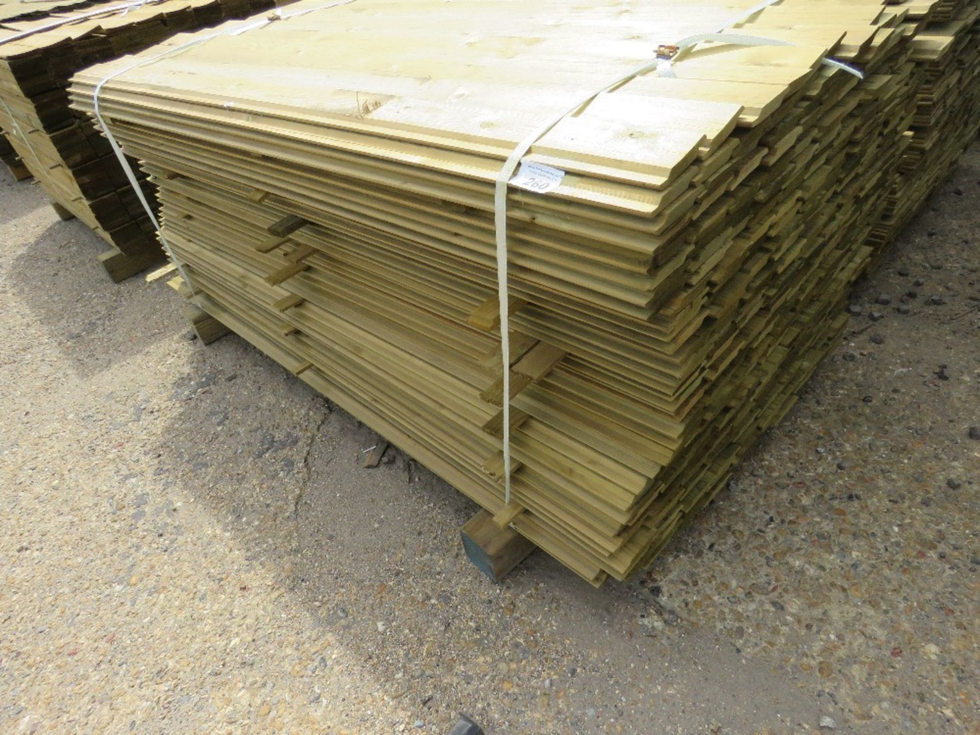 LARGE PACK OF SHIPLAP FENCE CLADDING TIMBER BOARDS, 1.72M LENGTH X 9.5CM WIDTH APPROX.