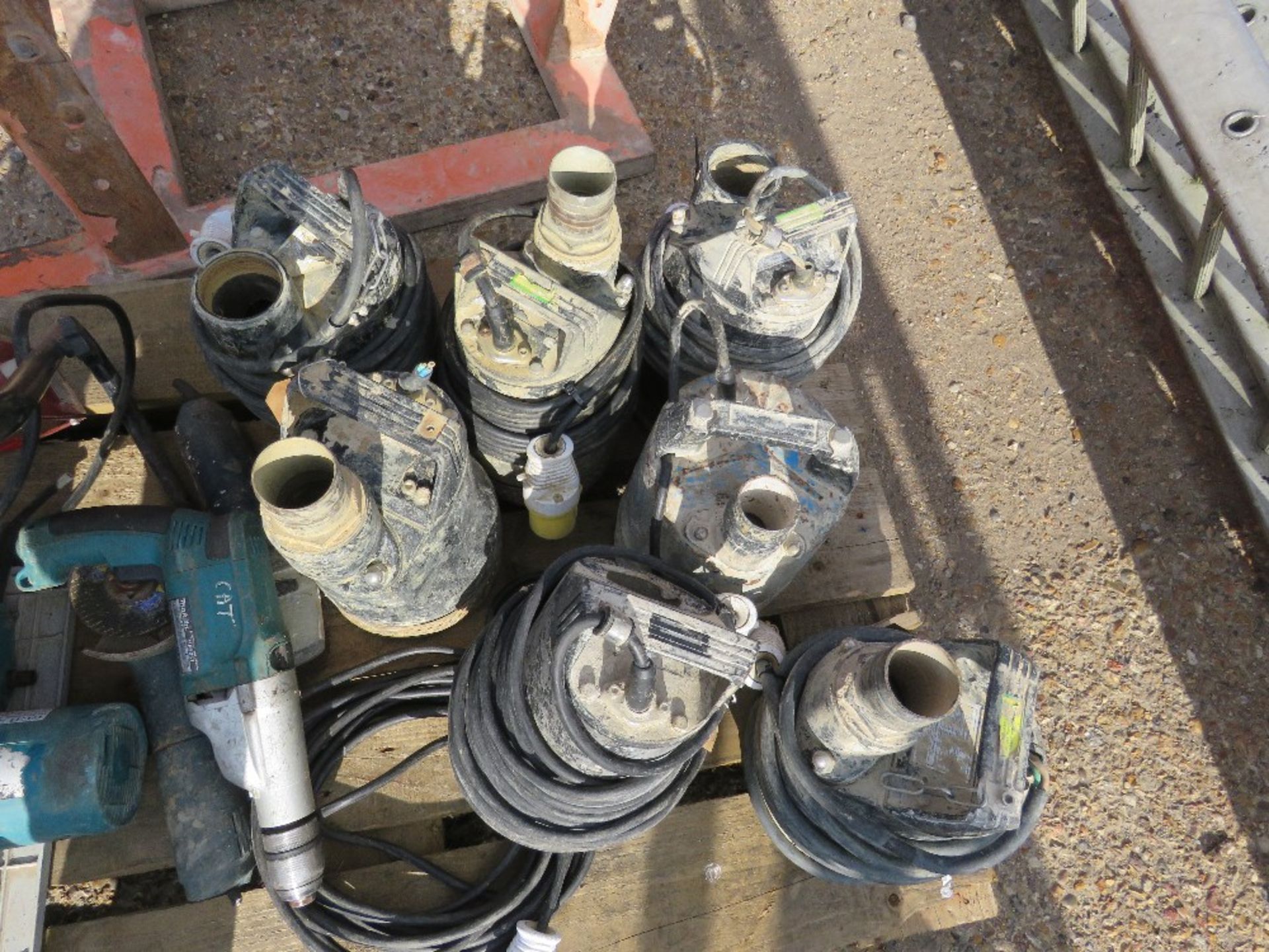 PALLET CONTAINING 7 X SUBMERSIBLE WATER PUMPS PLUS A HEATER AND 4 X POWER TOOLS. UNTESTED, CONDITION - Image 2 of 3