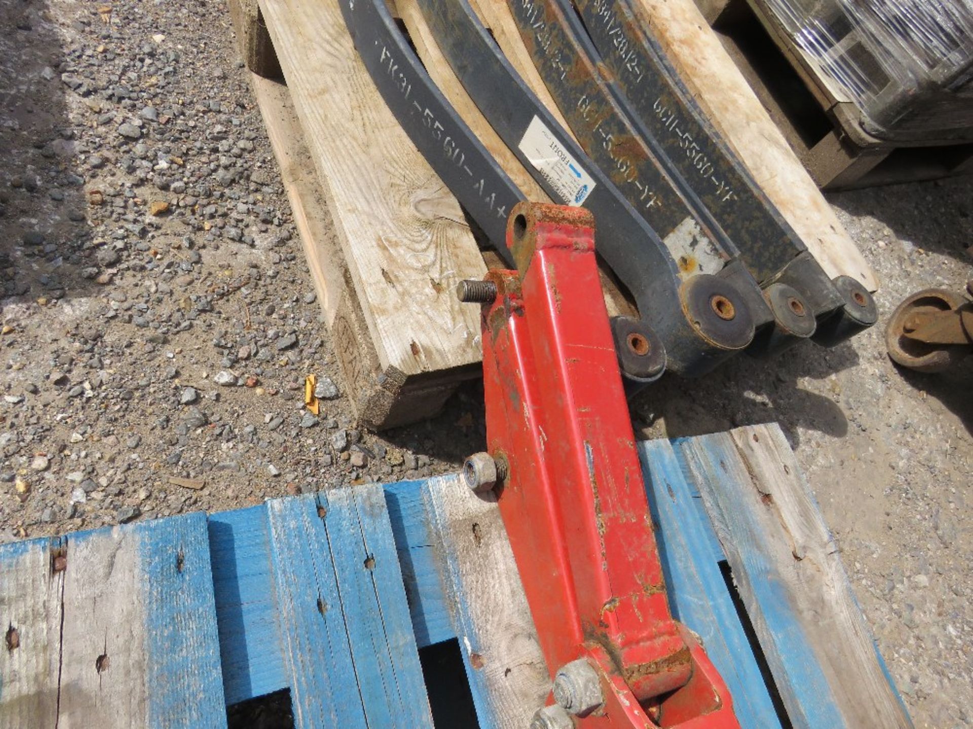 SNOW PLOUGH BLADE. 4FT6" WIDTH APPROX. - Image 3 of 3