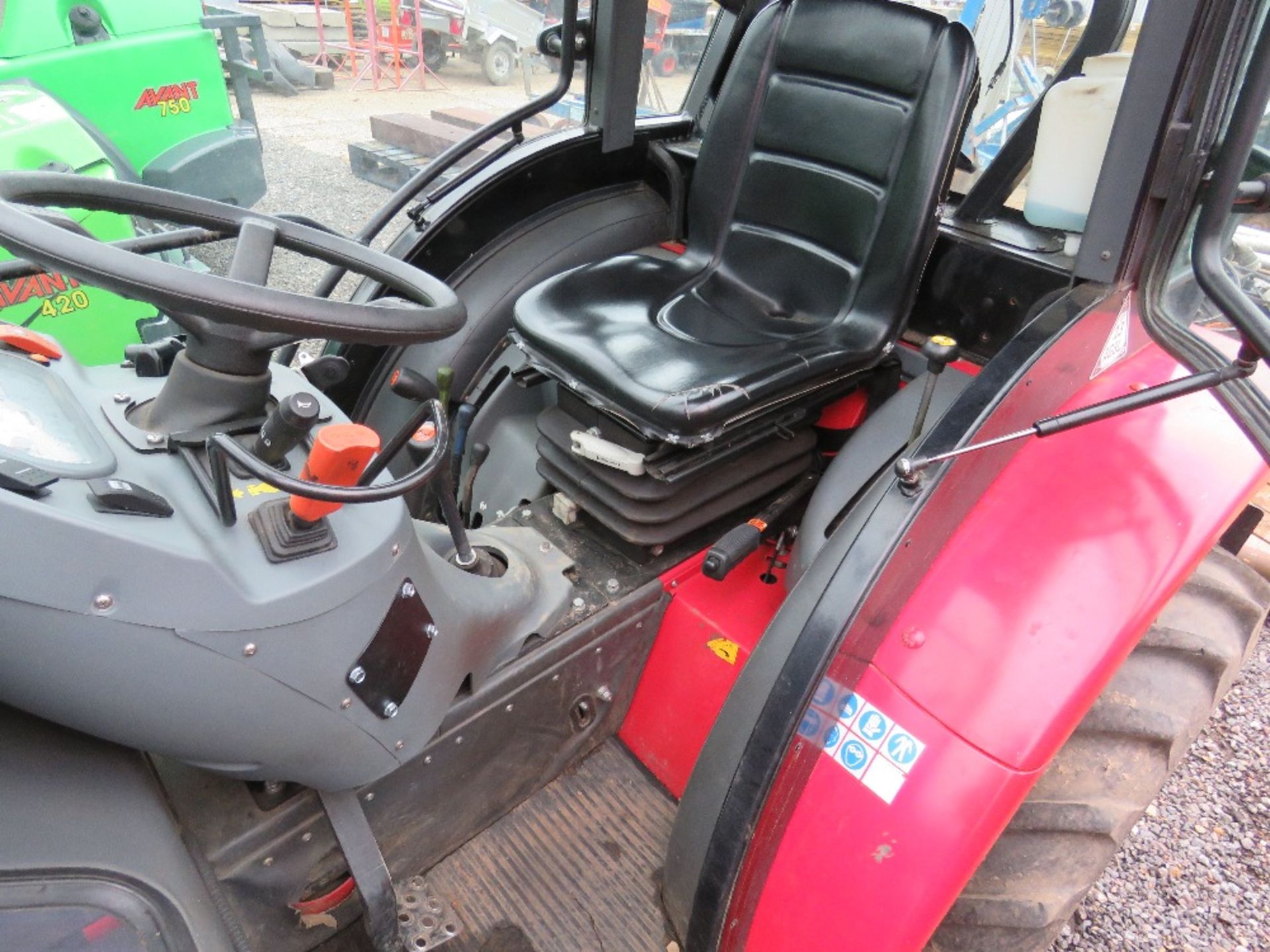 VALPADANA 6675 ARTIC STEER VINEYARD/FORESTRY AGRICULTURAL TRACTOR. 66HP, AIR CON CAB, 560 REC HOURS. - Image 8 of 10