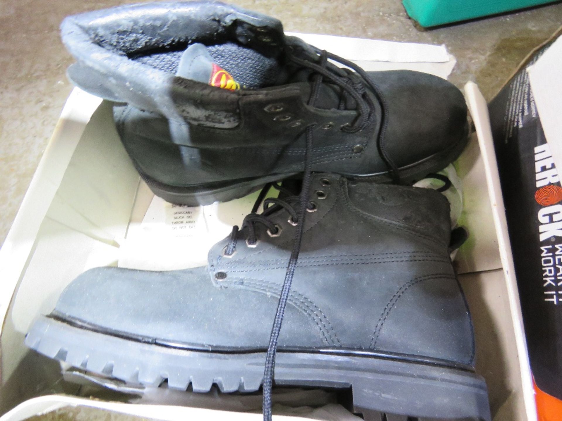 QUANTITY OF WORK SHOES AND BOOTS. - Image 2 of 4