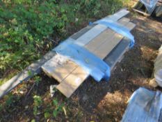 PALLET OF ASSORTED COMPOSITE DECKING BOARD PIECES. IDEAL FOR FLOWER BED BORDERS? NO VAT ON HAMMER