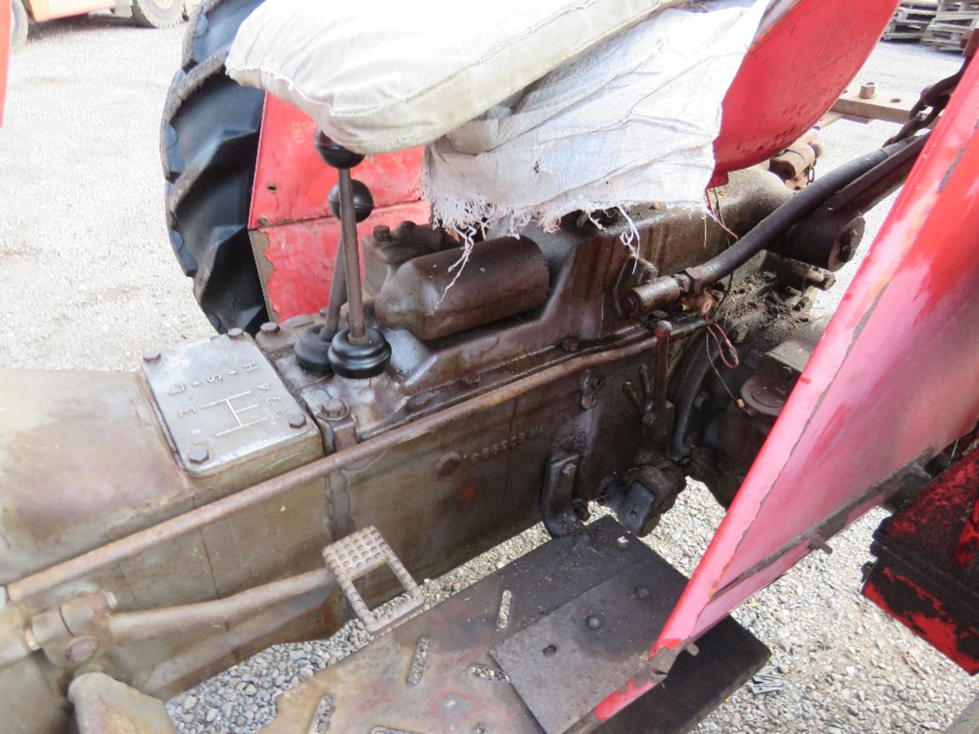 MASSEY FERGUSON 130 2WD TRACTOR . DIRECT FROM LOCAL HAY CONTRACTOR WHO IS RETIRING. - Image 13 of 13