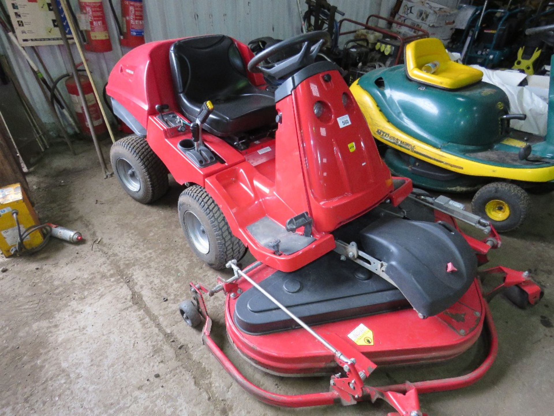 COUNTAX OUTFRONT RIDE ON MOWER, 1.3M DECK, KAWASAKI 25HP ENGINE. WHEN TESTED WAS SEEN TO RUN, DRIVE,