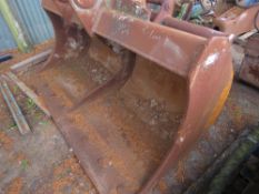 EXCAVATOR GRADING BUCKET, 2.1M WIDTH ON 80MM PINS.SOURCED FROM MAJOR UK ROADS CONTRACTOR.