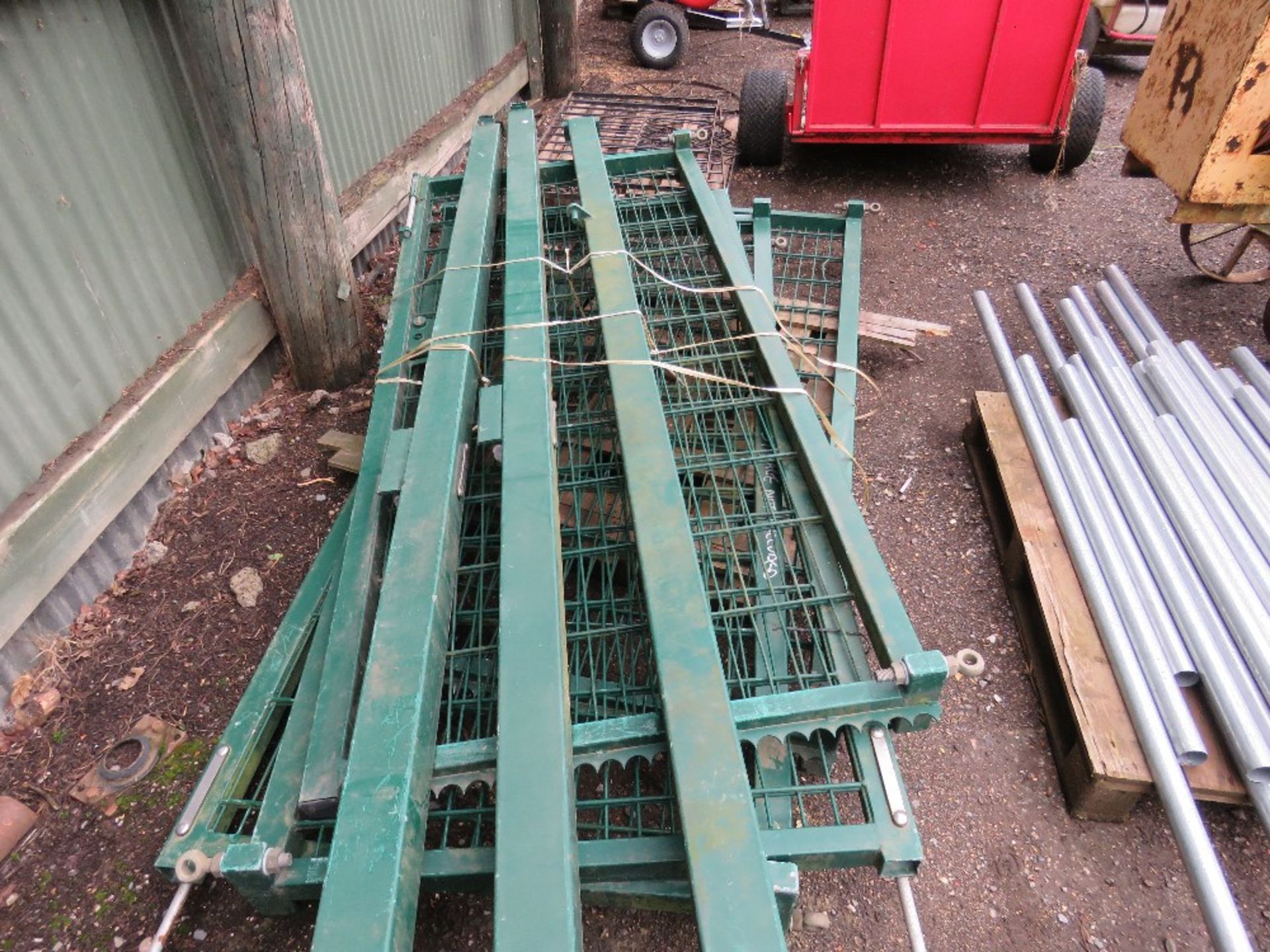 4 X GREEN MESH COVERED HD GATES 2.35M X 1M APPROX WITH 3 X POSTS. - Image 2 of 3