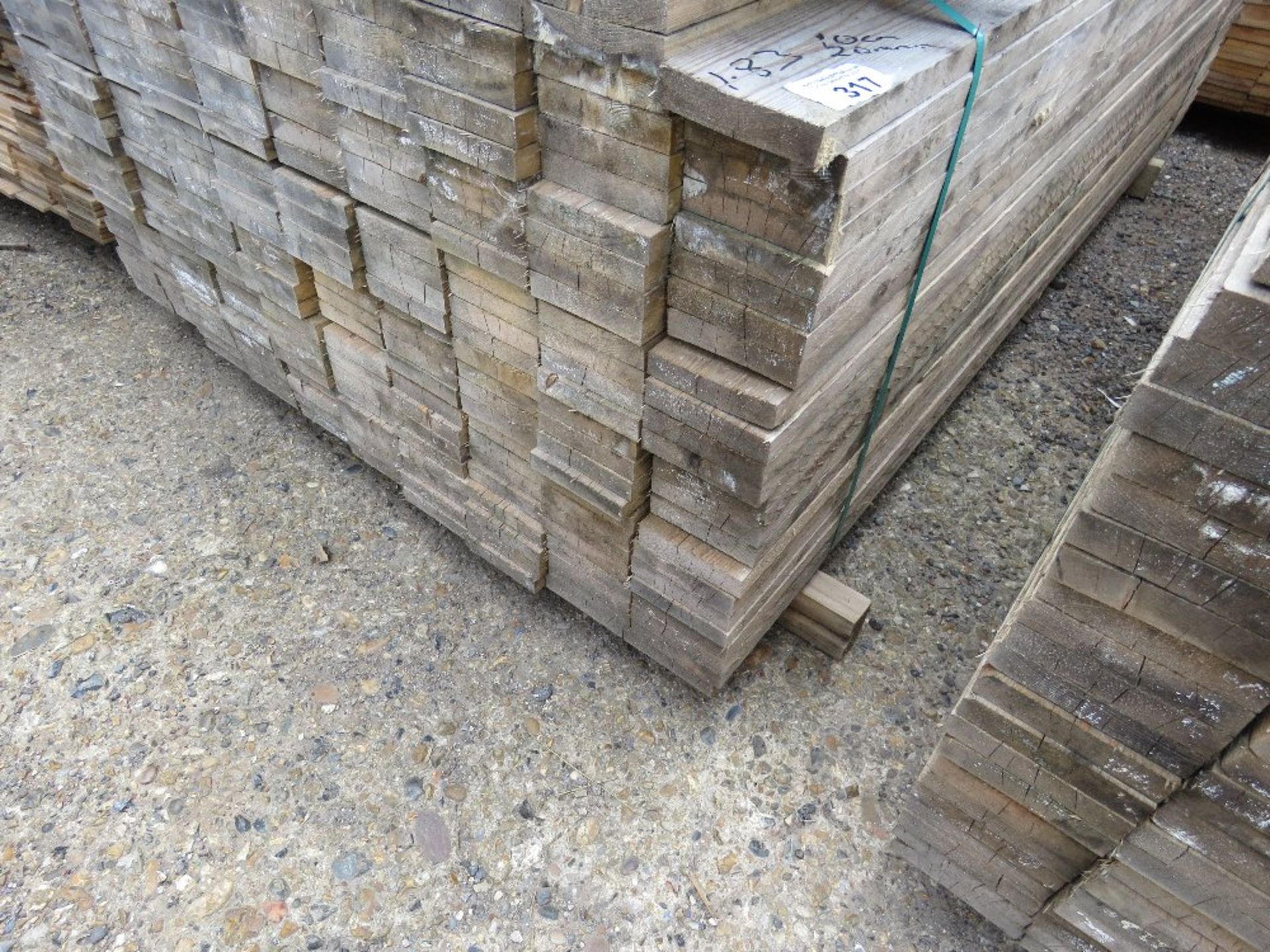 LARGE PACK OF UNTREATED FENCE CLADDING TIMBER BOARDS, 1.83M LENGTH X 10CM WIDTH X 2CM DEPTH APPROX.