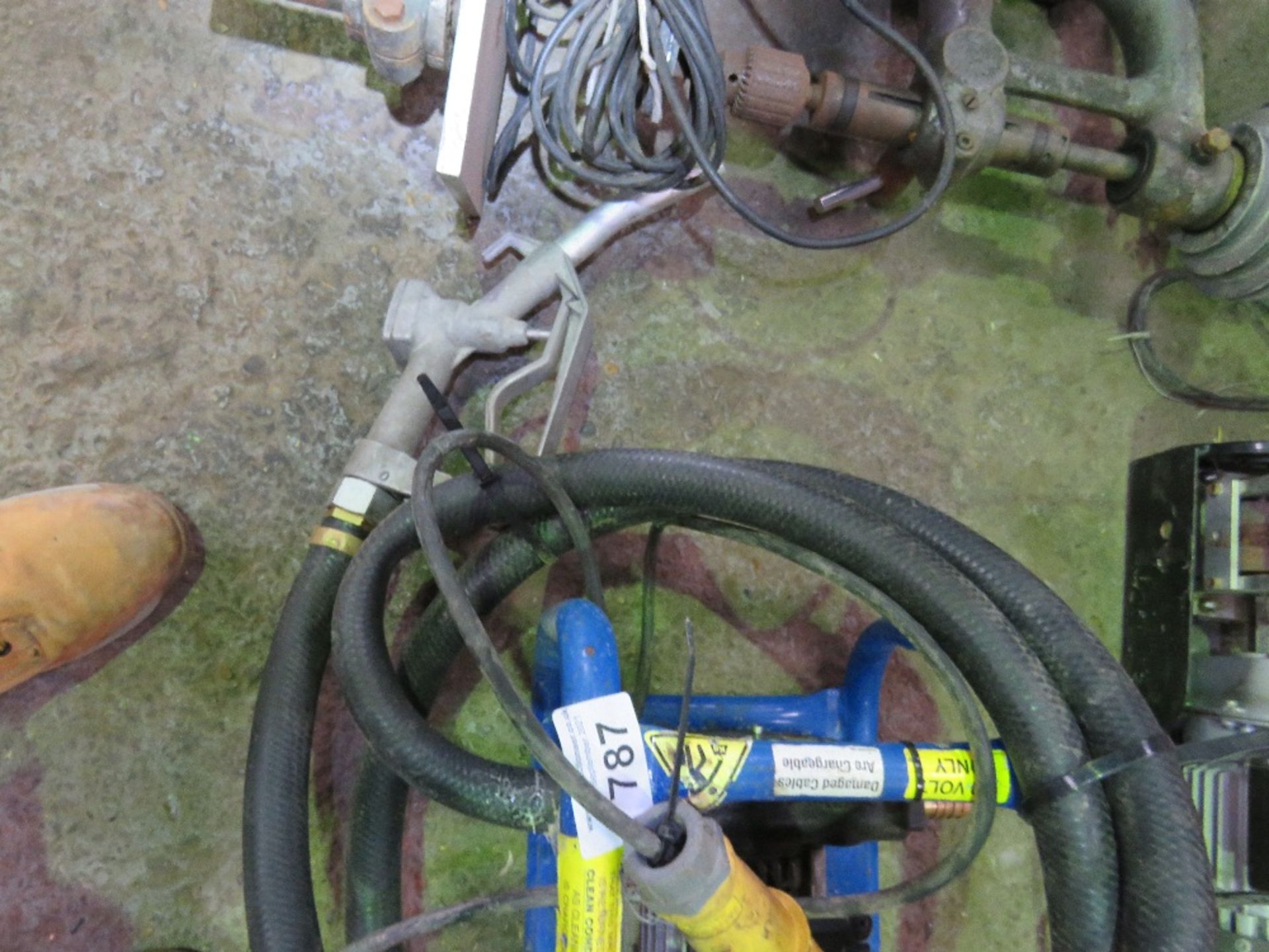 FUEL TRANSFER PUMP, 110VOLT POWERED. WITH HOSE AND GUN. - Image 2 of 4