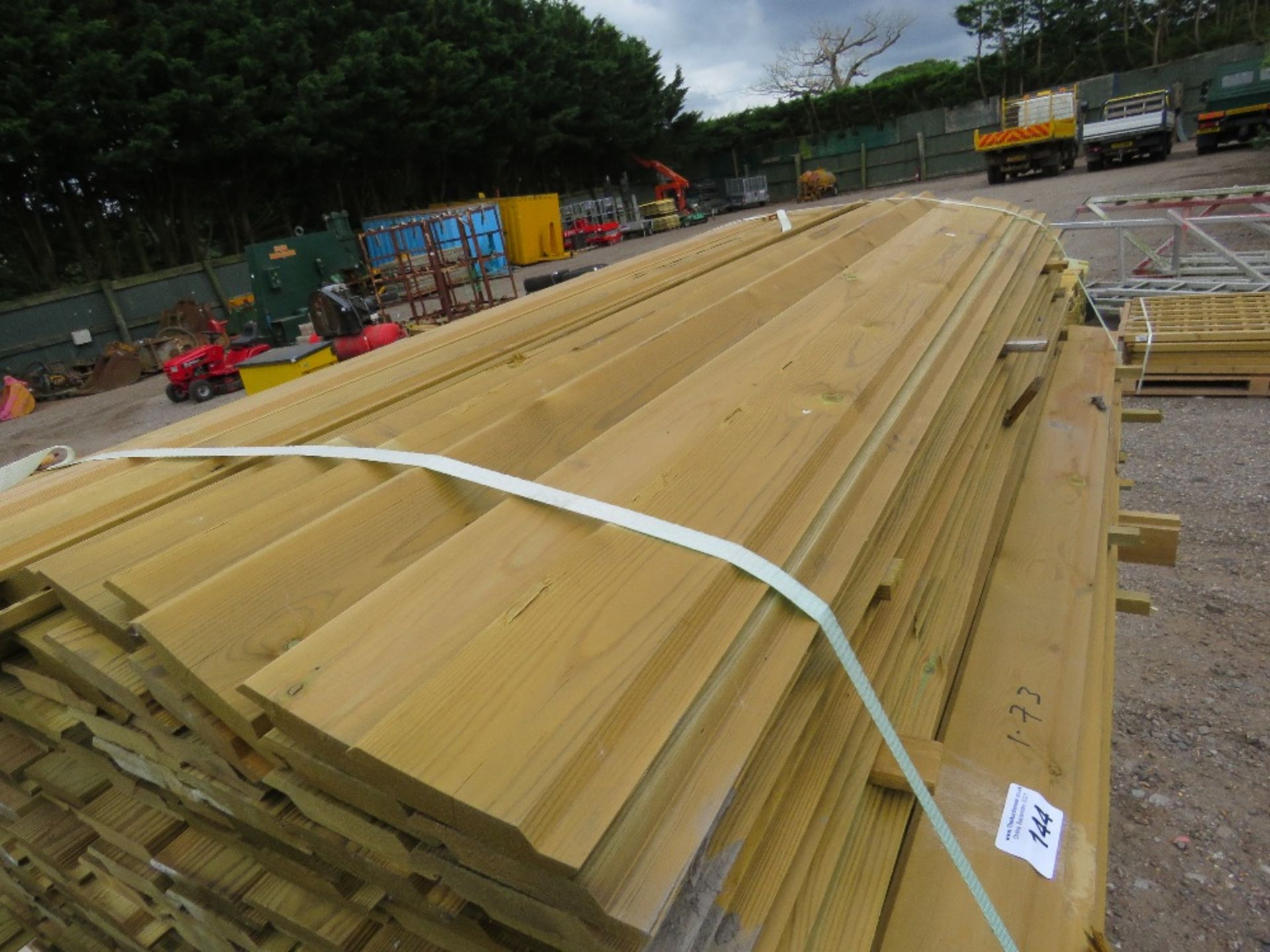 LARGE PACK OF PRESSURE TREATED SHIPLAP FENCING TIMBER. 1.73M LENGTH X 9.5CM WIDTH APPROX. - Image 3 of 4