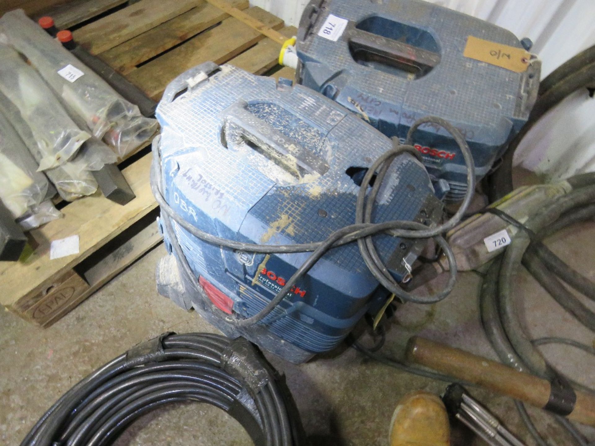 2 X BOSCH 110VOLT VACUUMS. - Image 2 of 7