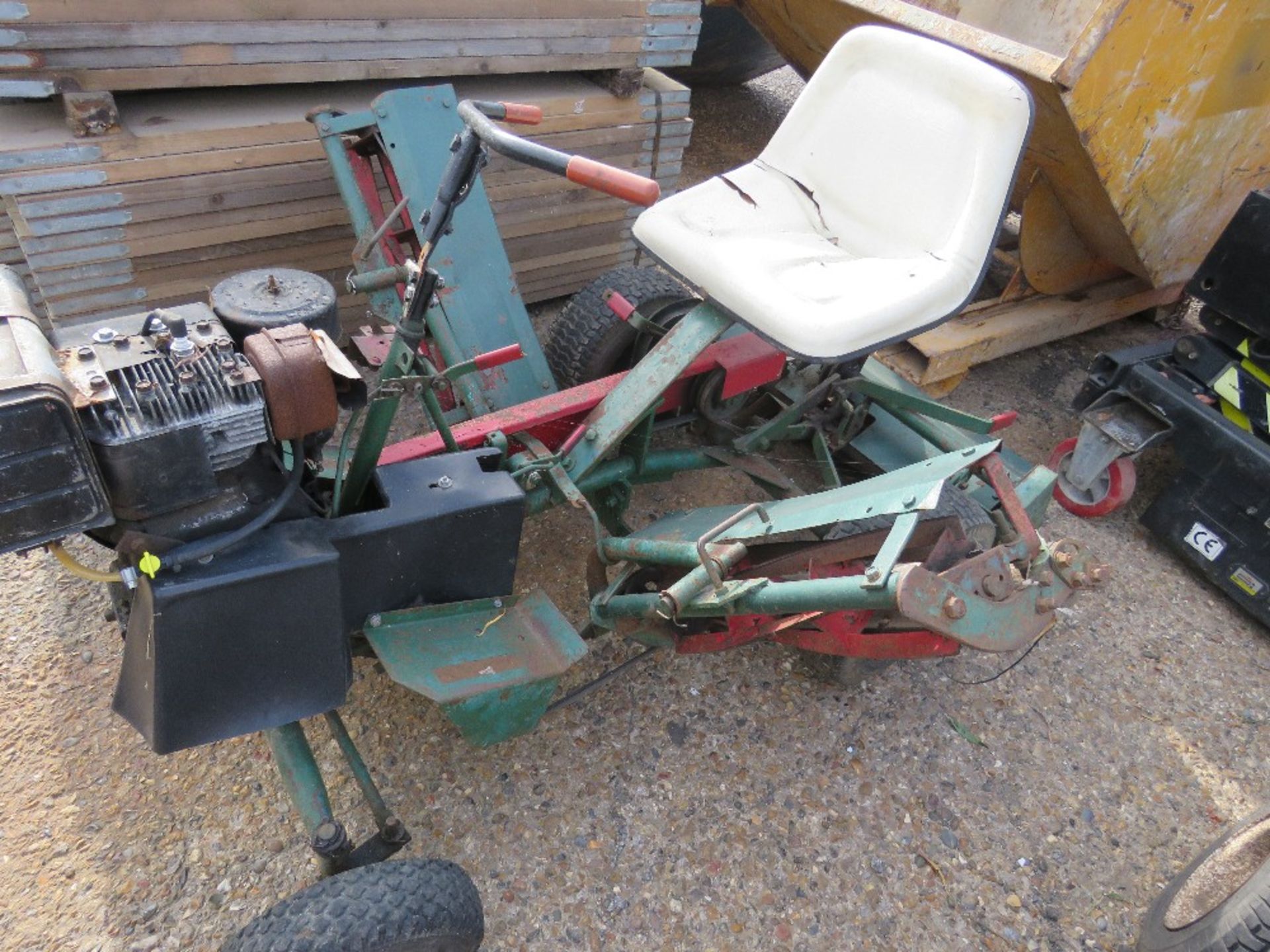 NATIONAL TRIPLE RIDE ON CYLINDER MOWER. NO VAT ON HAMMER PRICE. - Image 3 of 3