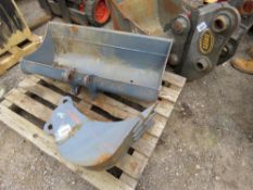 2 X EXCAVATOR BUCKETS, UNUSED, 10" AND 3FT GRADING.