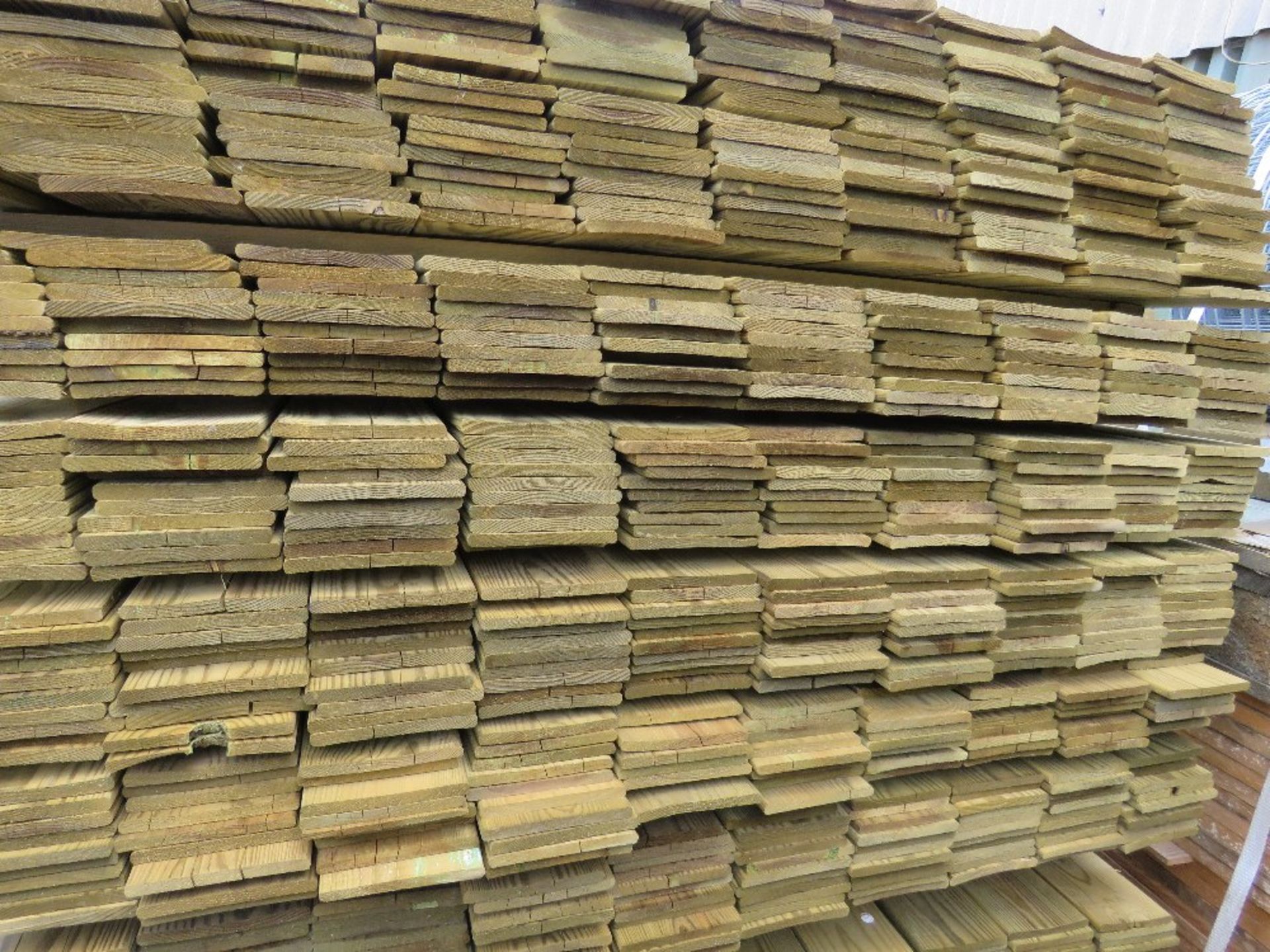 LARGE PACK OF TREATED HIT AND MISS FENCE CLADDING TIMBER BOARDS, 1.75 M LENGTH X 10CM WIDTH APPROX. - Image 3 of 3