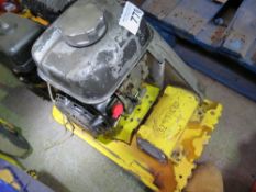 WACKER NEUSON PETROL ENGINED COMPACTION PLATE. RECOIL NEEDS ATTENTION, SOLD AS UNTESTED.