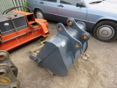 30" WIDE EXCAVATOR BUCKET, UNUSED, ON 55MM PINS.