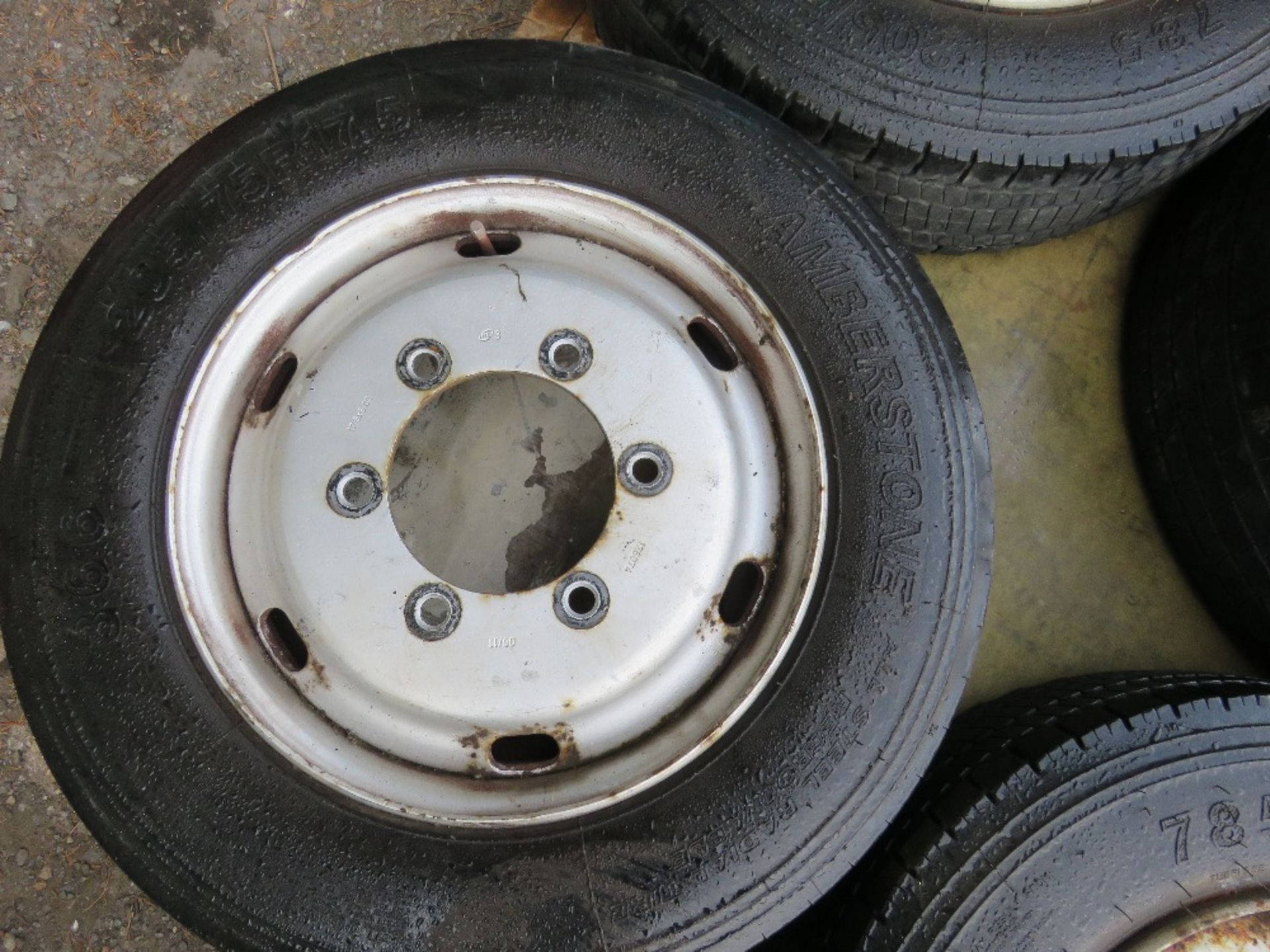 4 X 6 STUD WHEELS AND TYRES, 205/75R17.5 SIZE TYRES. NO VAT ON HAMMER PRICE. - Image 3 of 3