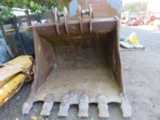 LIEBHERR 954HD EXCAVATOR BUCKET, 6FT WIDE. NO VAT ON HAMMER PRICE.