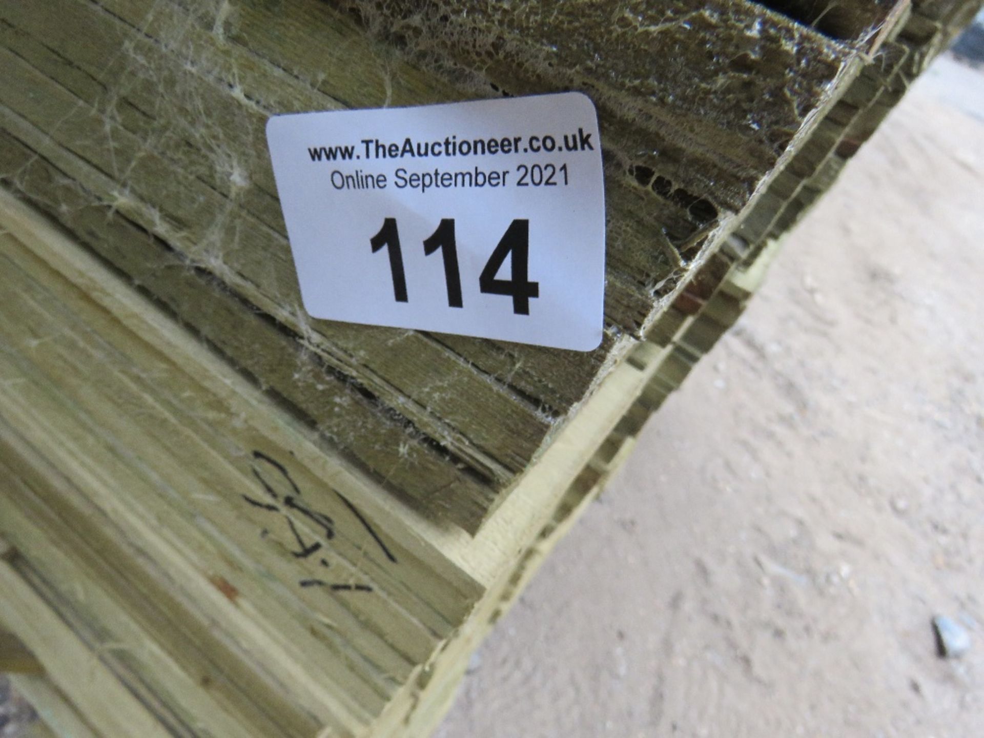 LARGE PACK OF PRESSURE TREATED FEATHER EDGE FENCING TIMBER. 1.66M LENGTH X 10CM WIDTH APPROX. - Image 4 of 4