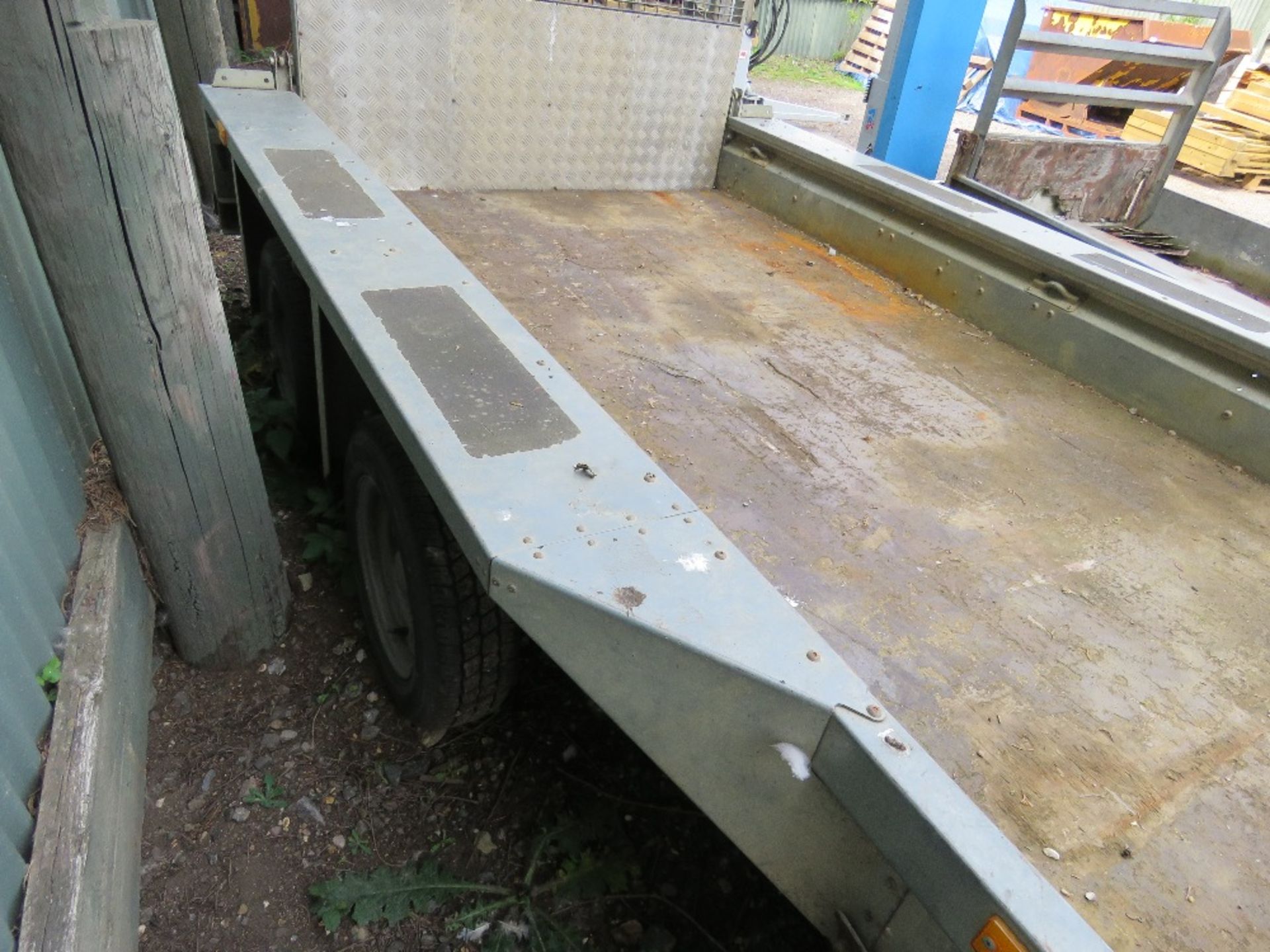 IFOR WILLIAMS GX105HD TWIN AXLED PLANT TRAILER, 10FT X 5FT. WITH SPARES WHEEL AND REAR RAMP. SN:SCKD - Image 6 of 8